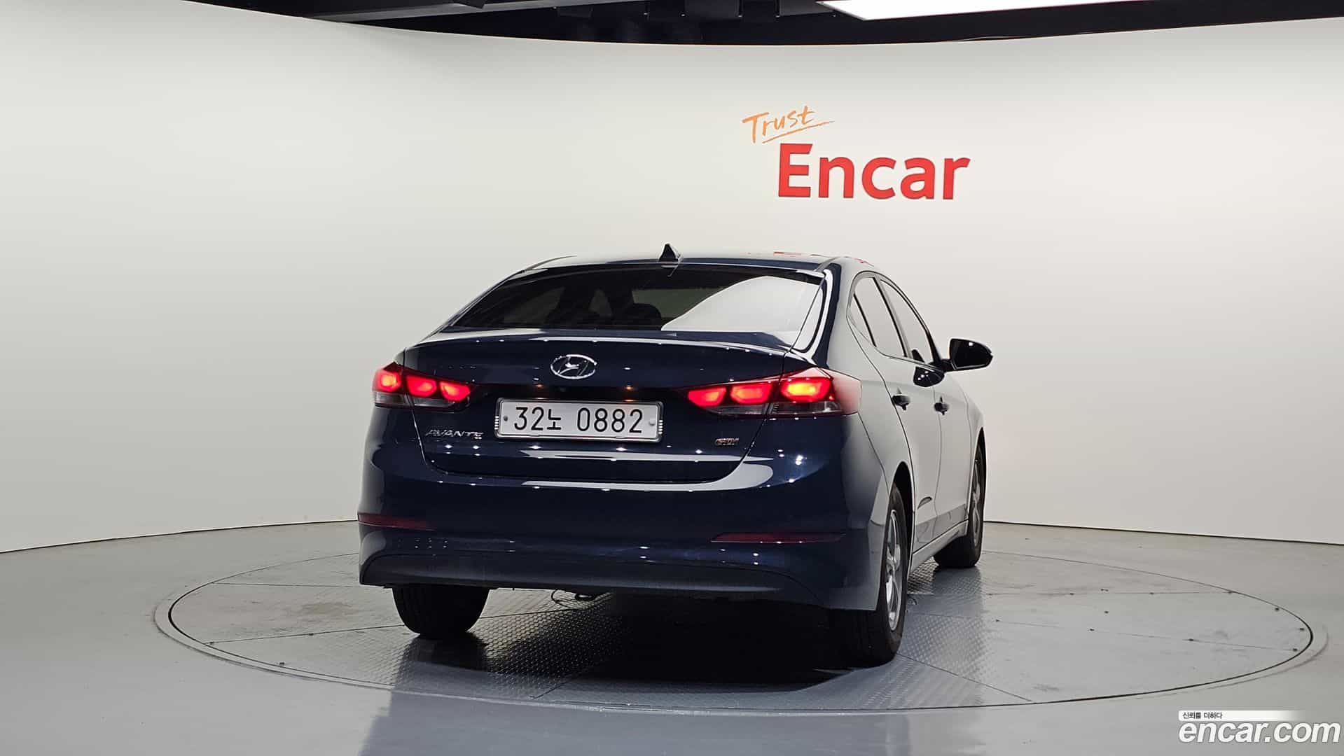 AVANTE Hyundai 2016.0-OUTER-004