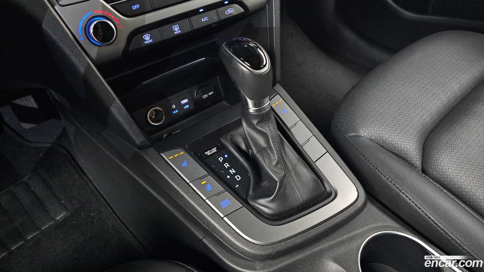 AVANTE Hyundai 2016.0-INNER-009