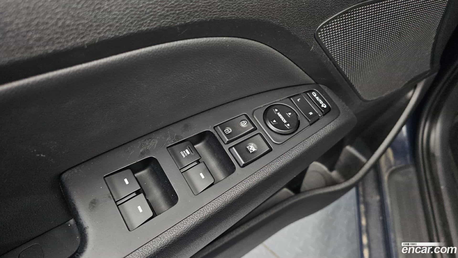 AVANTE Hyundai 2016.0-OPTION-017