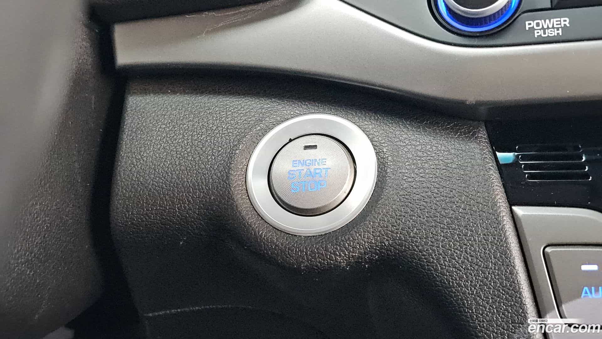 AVANTE Hyundai 2016.0-OPTION-024