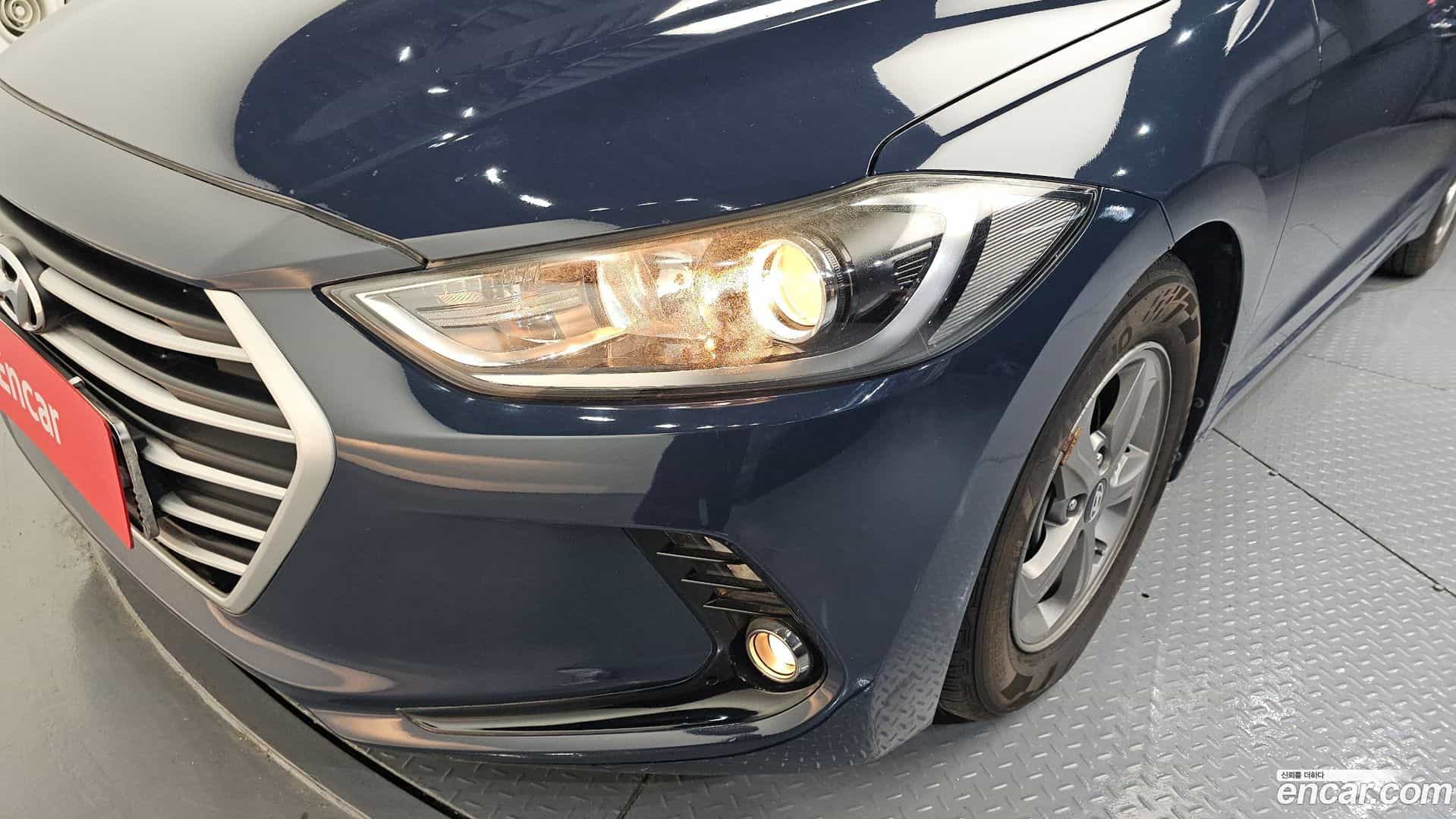 AVANTE Hyundai 2016.0-OUTER-032