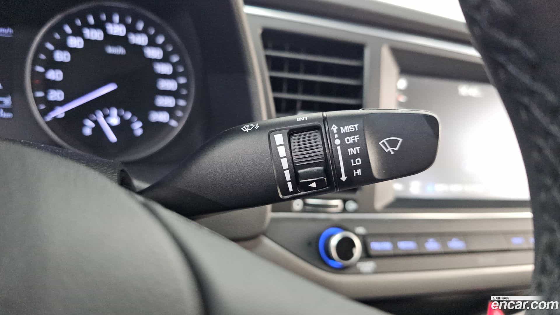 AVANTE Hyundai 2016.0-OPTION-043