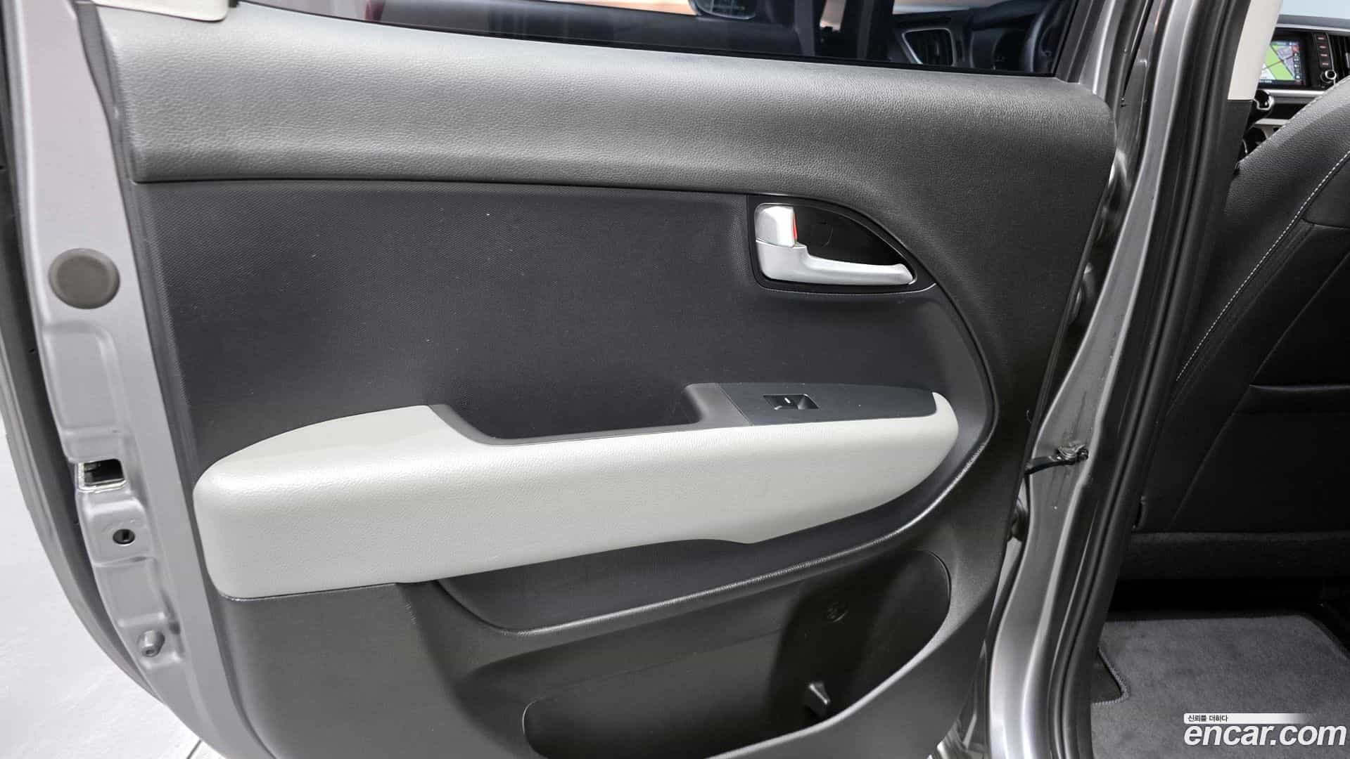 RAY Kia 2022.2-INNER-035