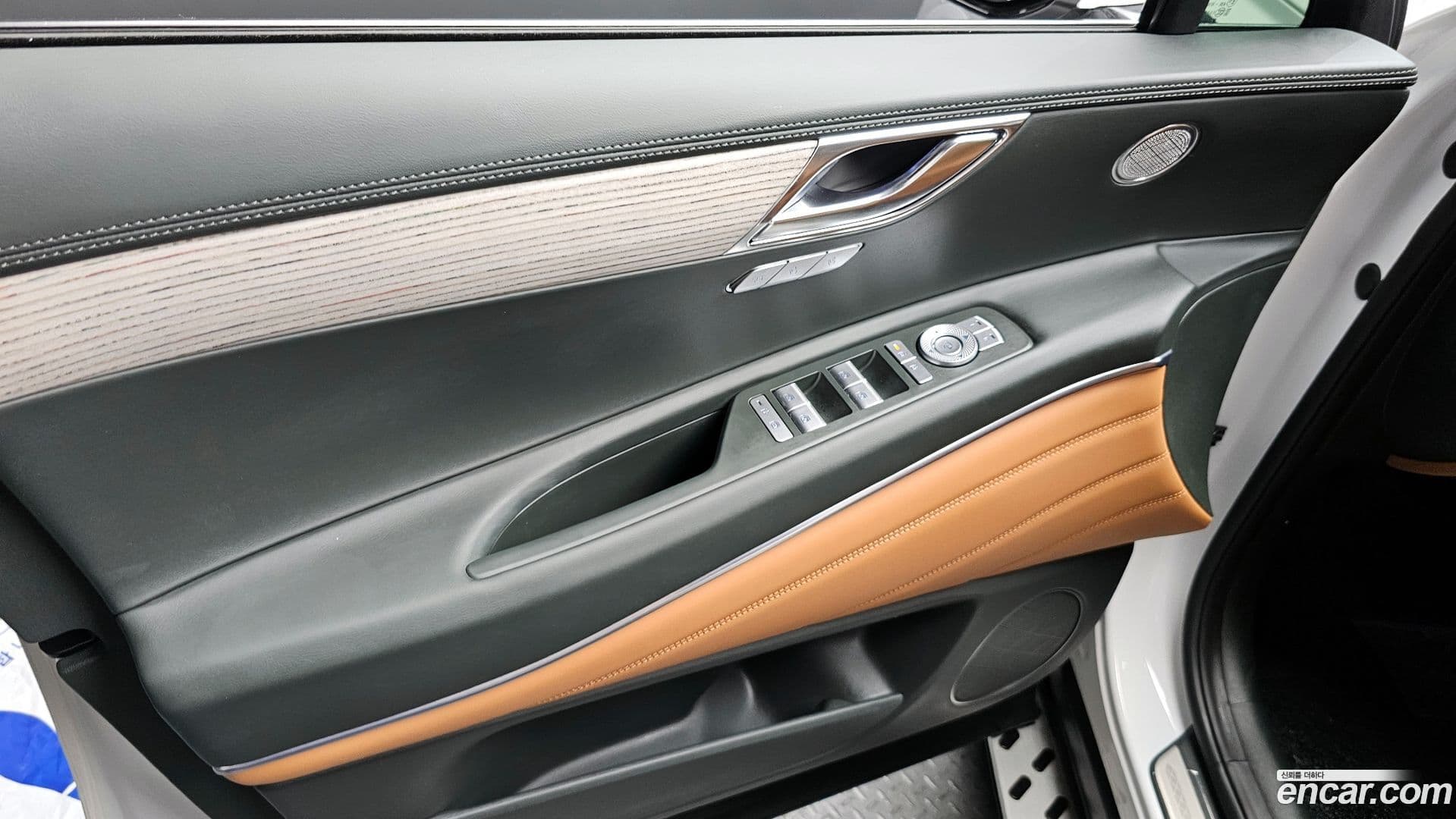 Main__Slider__Photo:GV80 Genesis 2024.11-23
