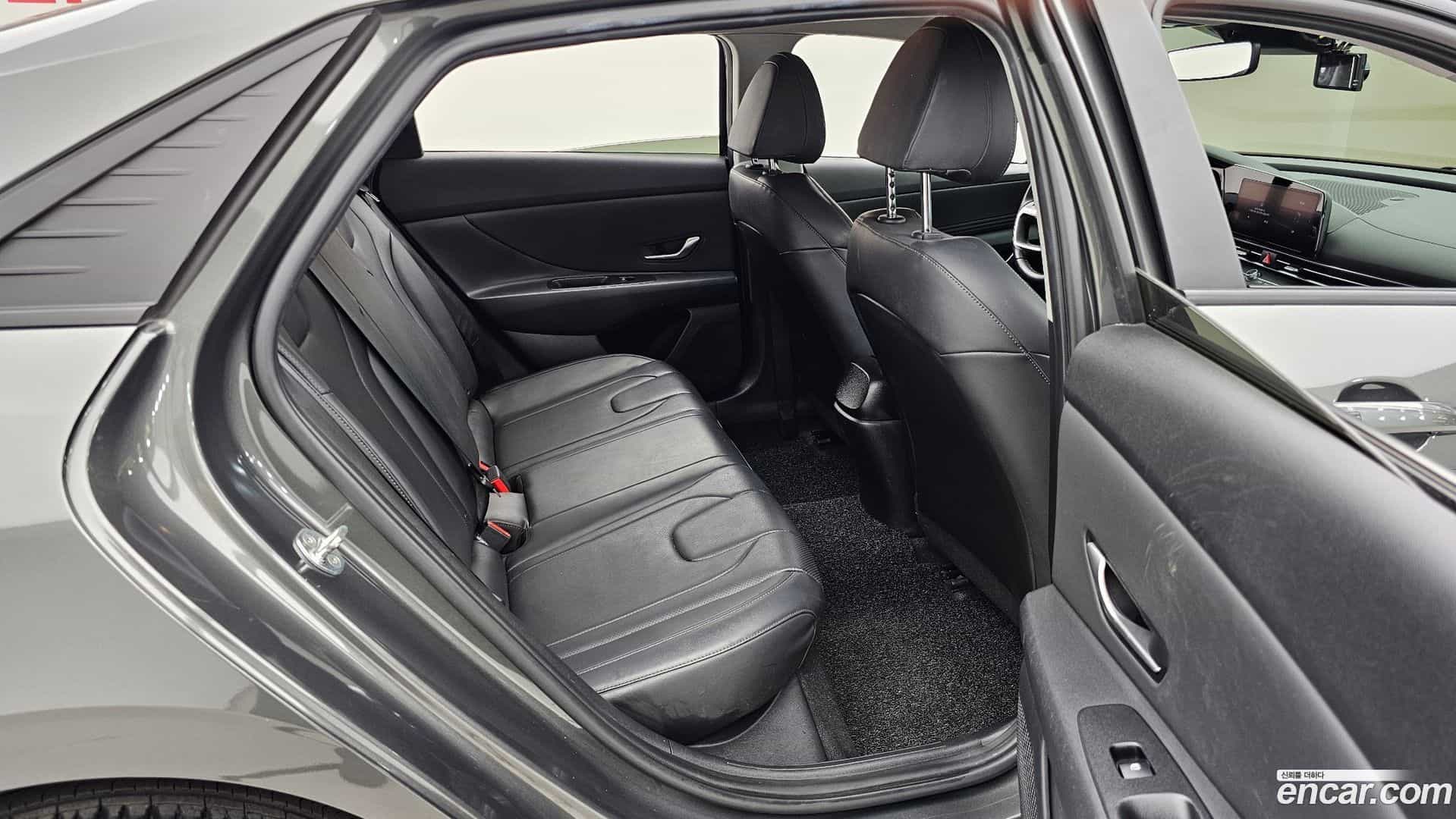 AVANTE Hyundai 2021.6-OPTION-016