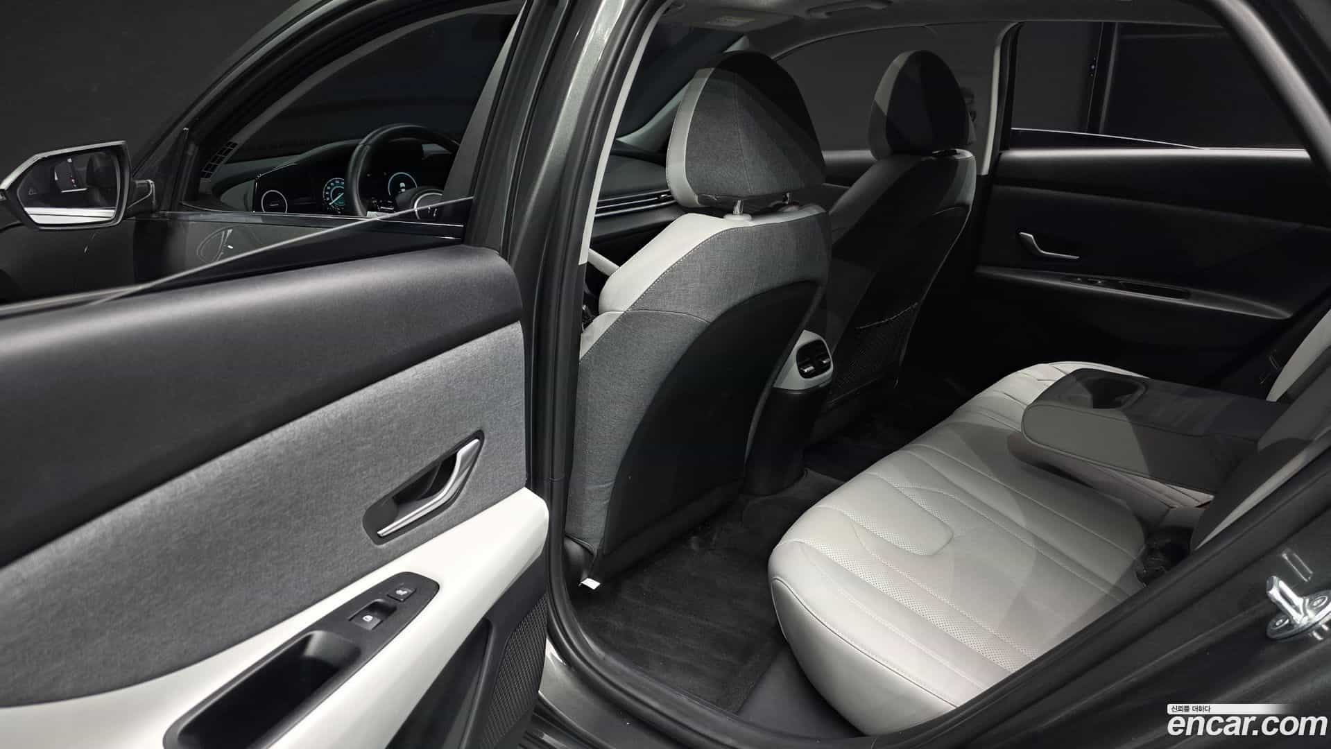 AVANTE Hyundai 2022.10-OPTION-016