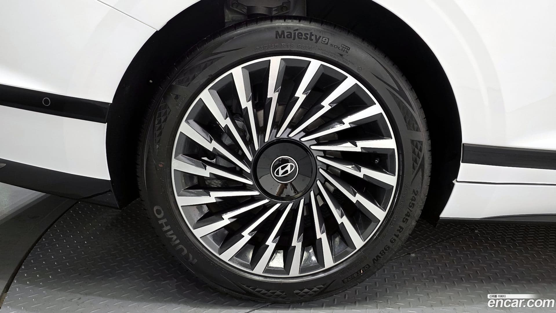 Main__Slider__Photo:Grandeur Hyundai 2023.10-4