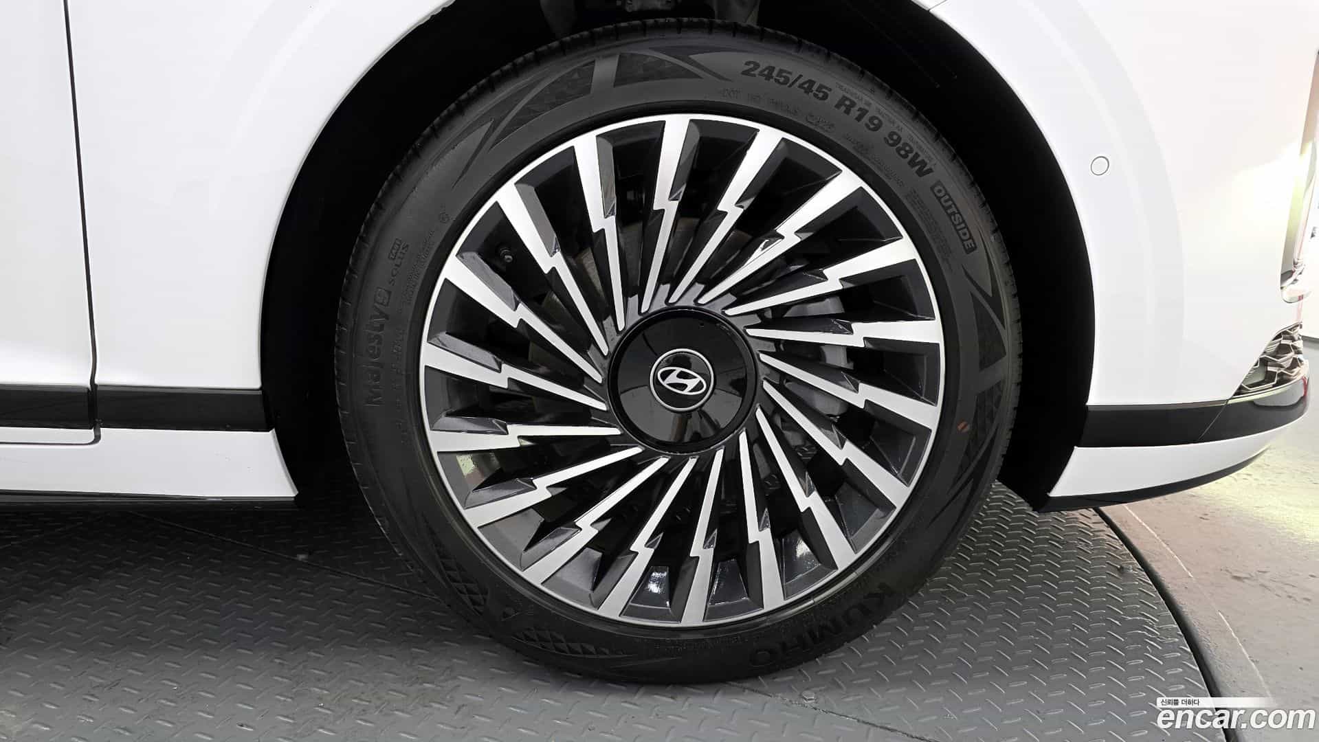 Grandeur Hyundai 2023.10-OUTER-031