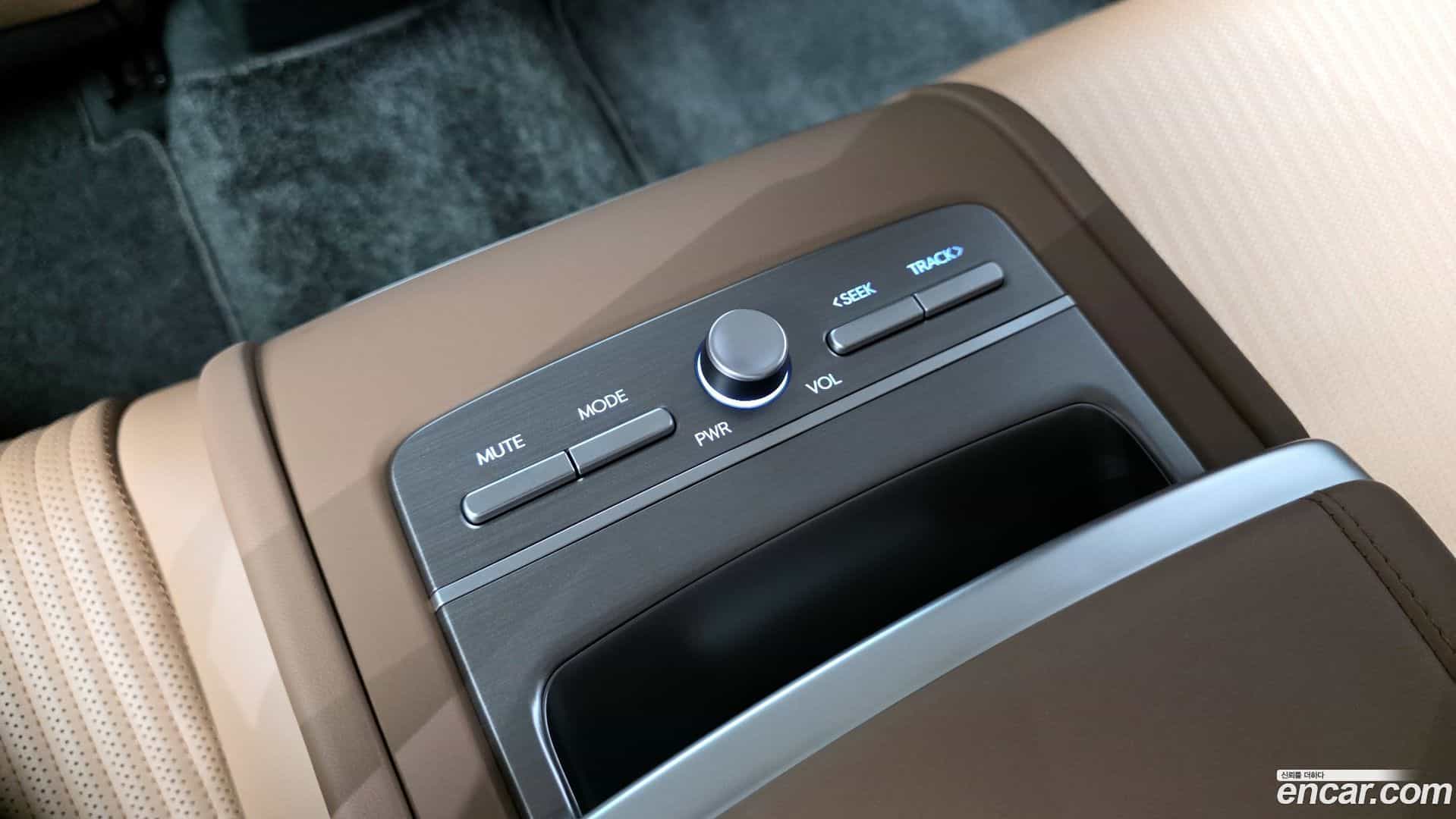 Grandeur Hyundai 2023.10-OPTION-048