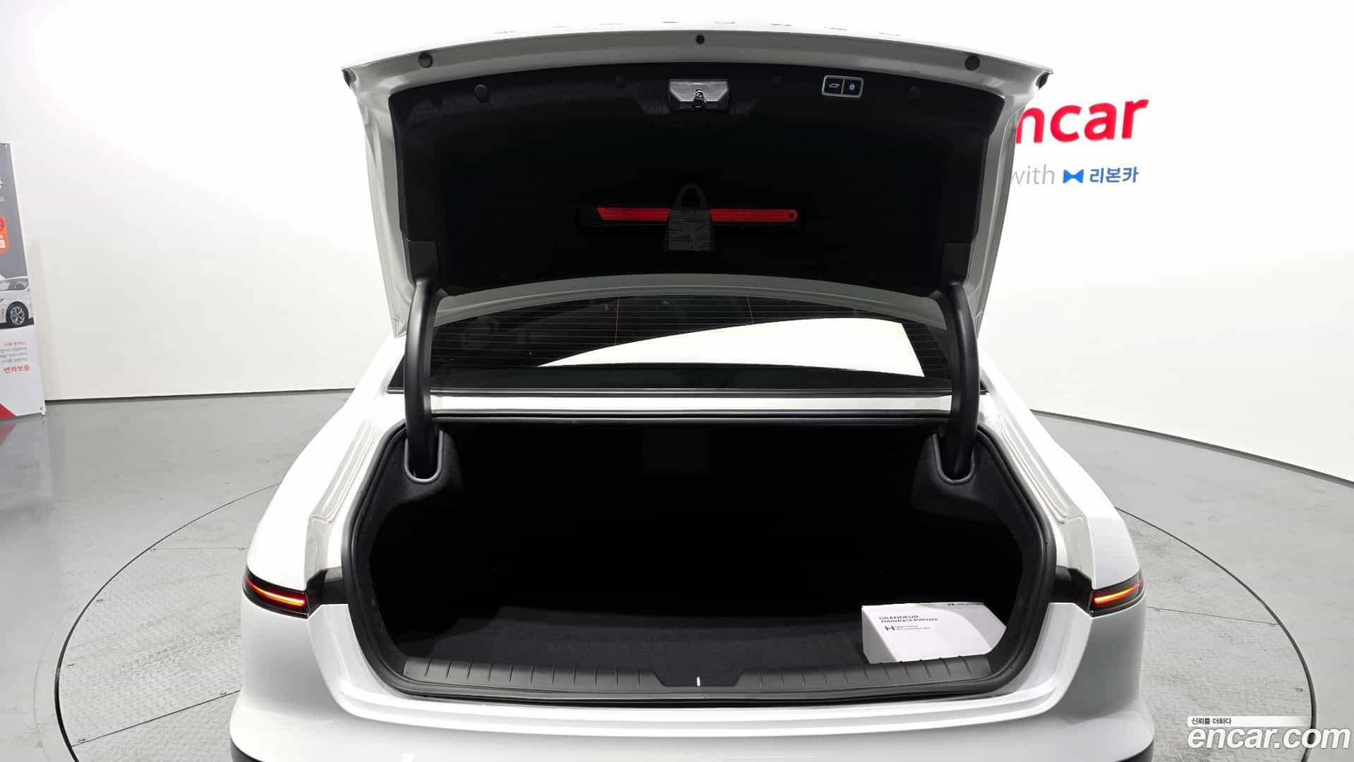 Grandeur Hyundai 2023.10-OPTION-050