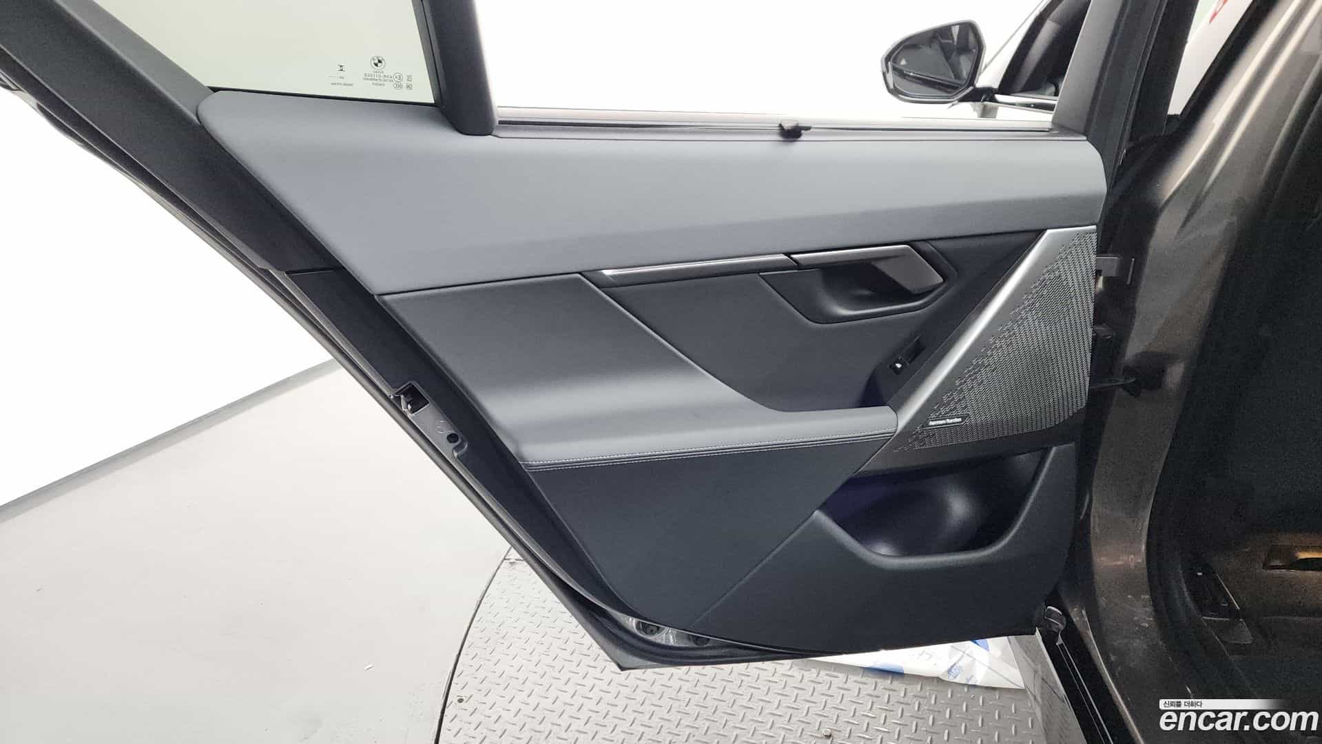 5-Series BMW 2025.4-INNER-035