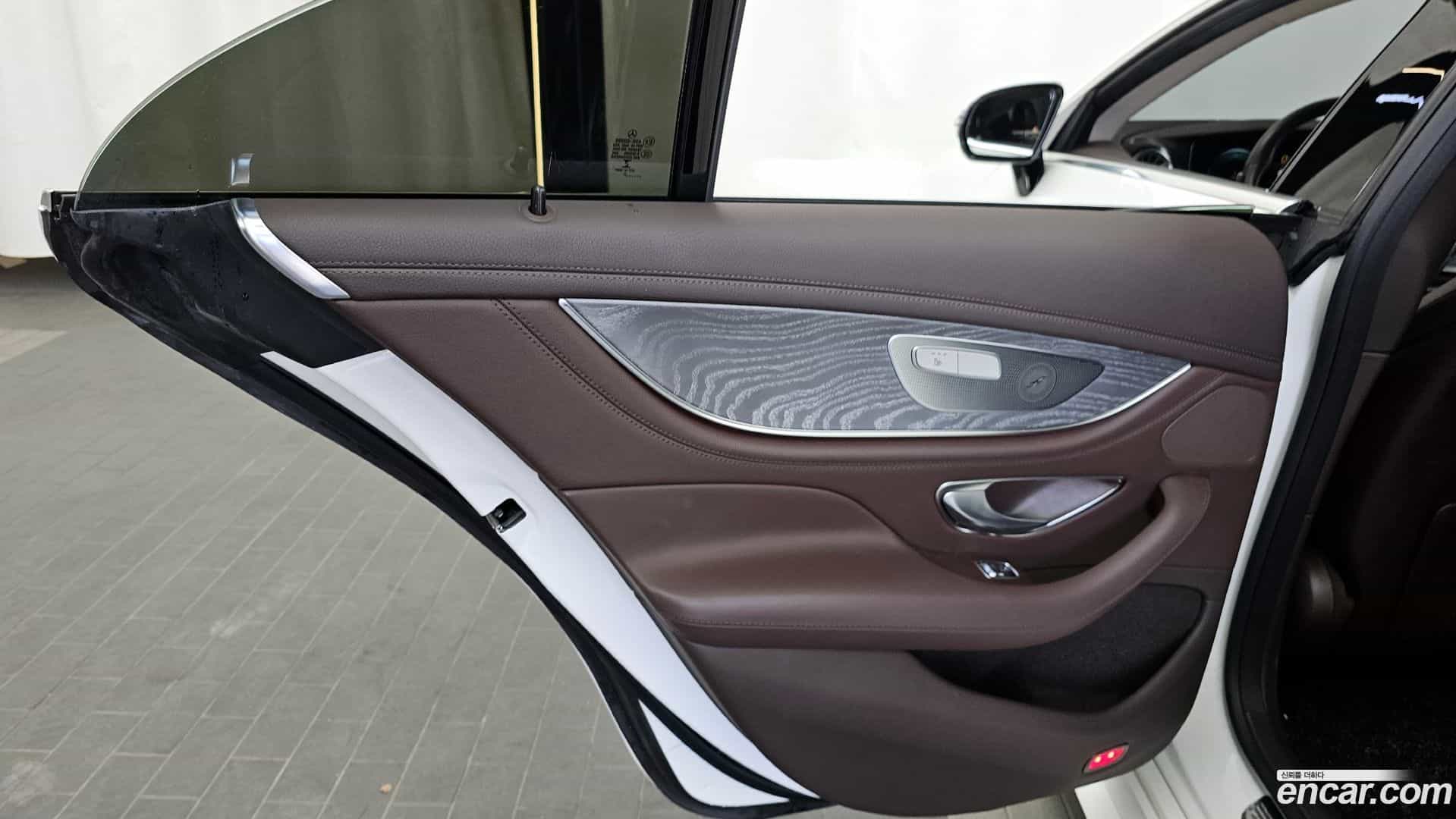 CLS-Class Mercedes-Benz 2021.4-INNER-035