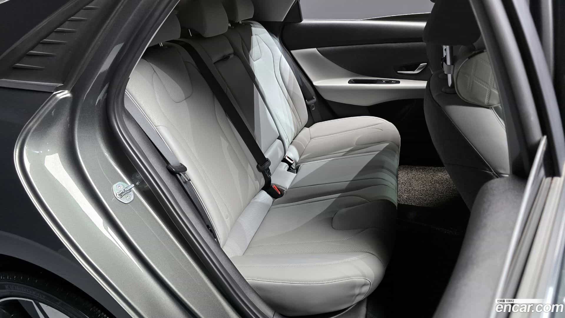 AVANTE Hyundai 2022.3-OPTION-015