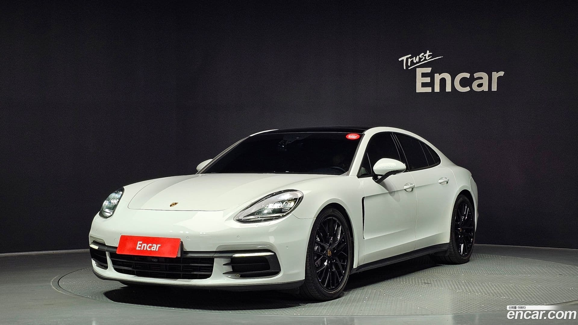 Main__Slider__Photo:Panamera Porsche 2018.3-0