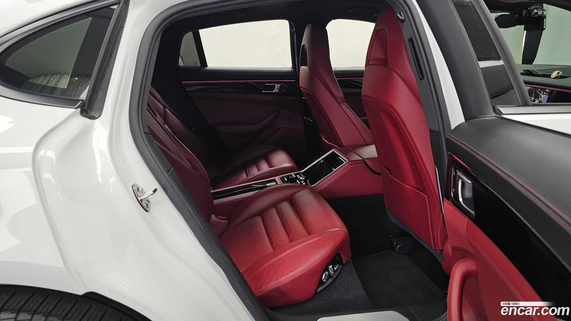 Panamera Porsche 2018.3-OPTION-016