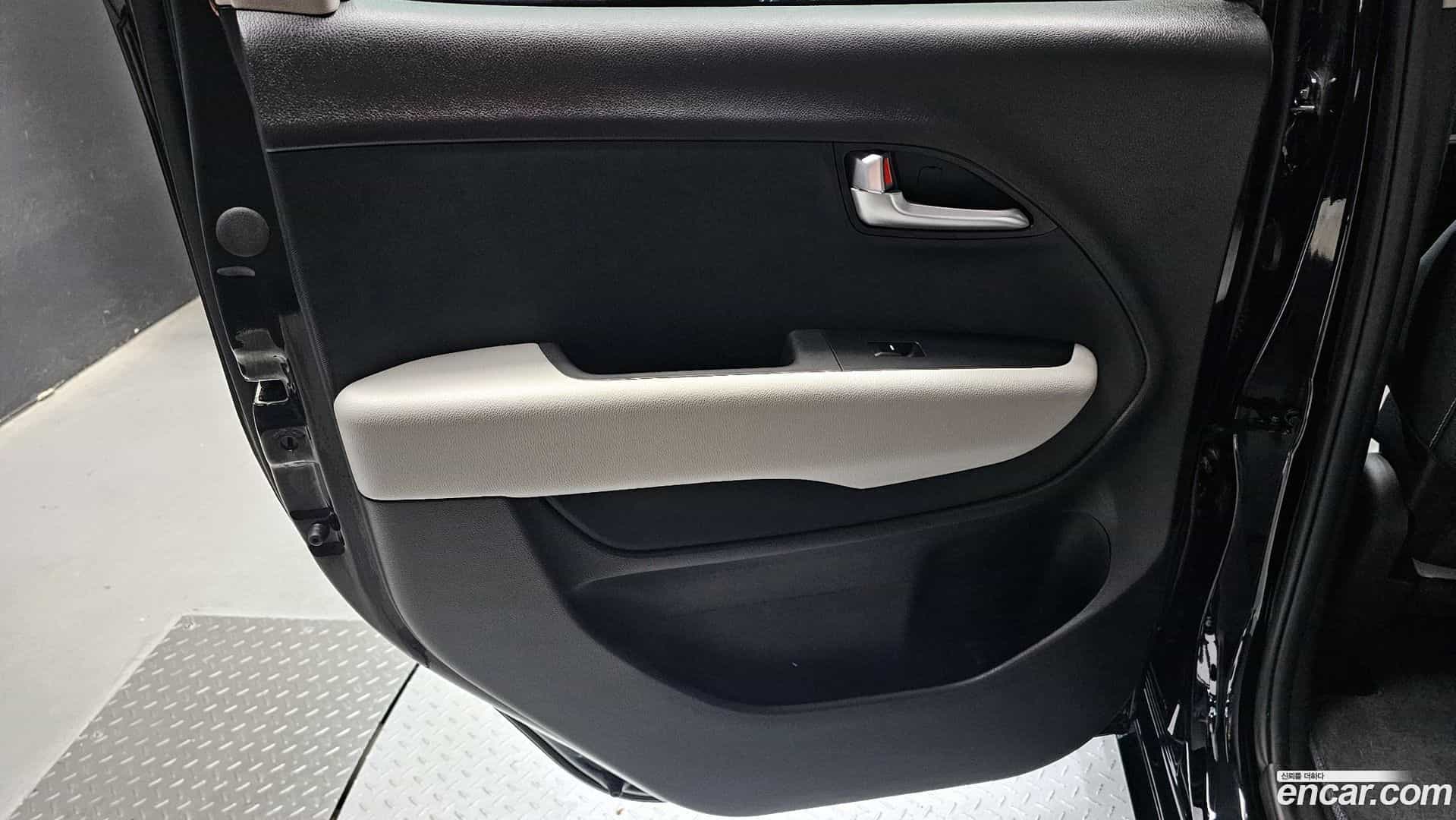 RAY Kia 2023.6-INNER-035