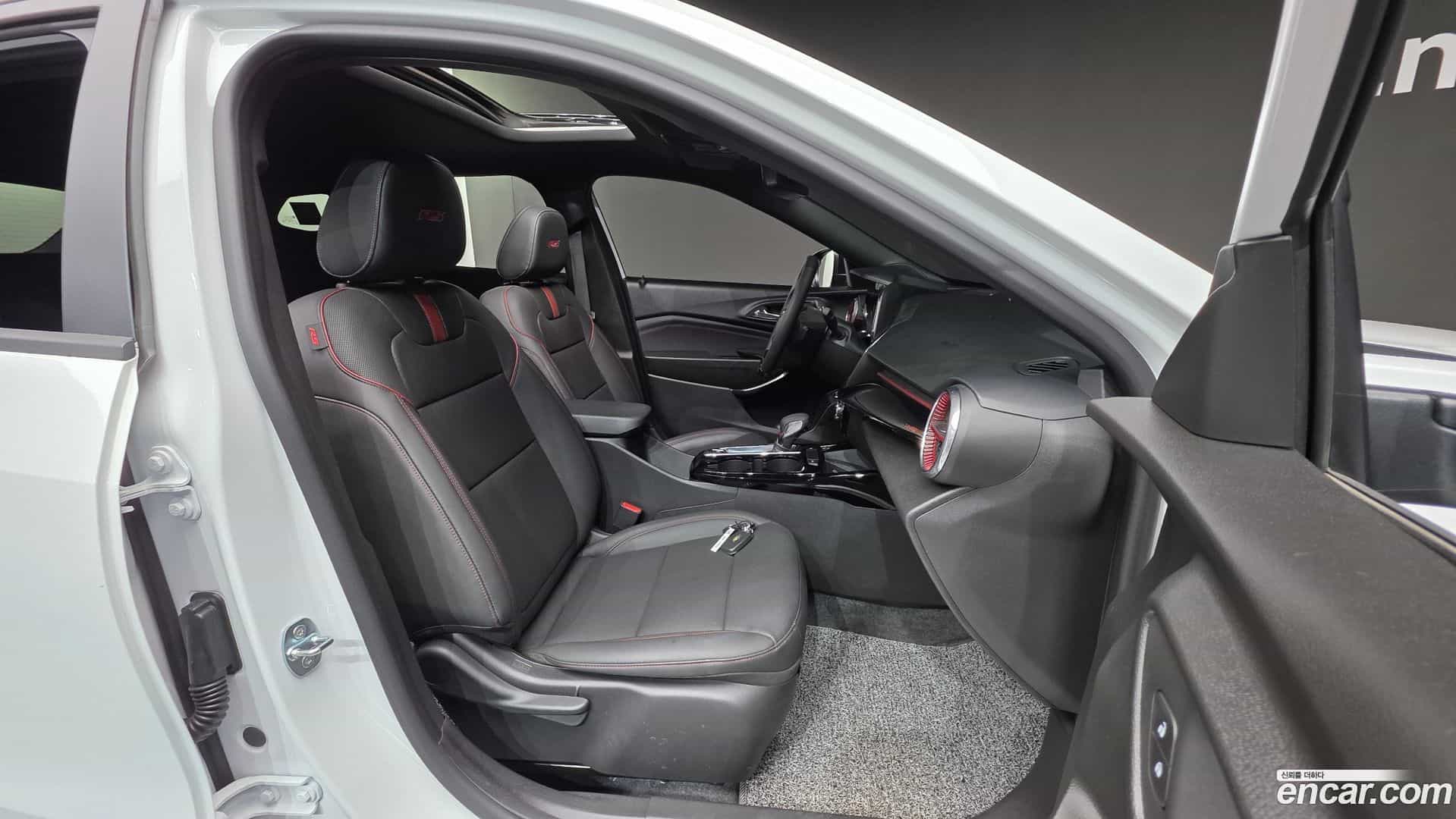 Trax Chevrolet 2023.4-INNER-010