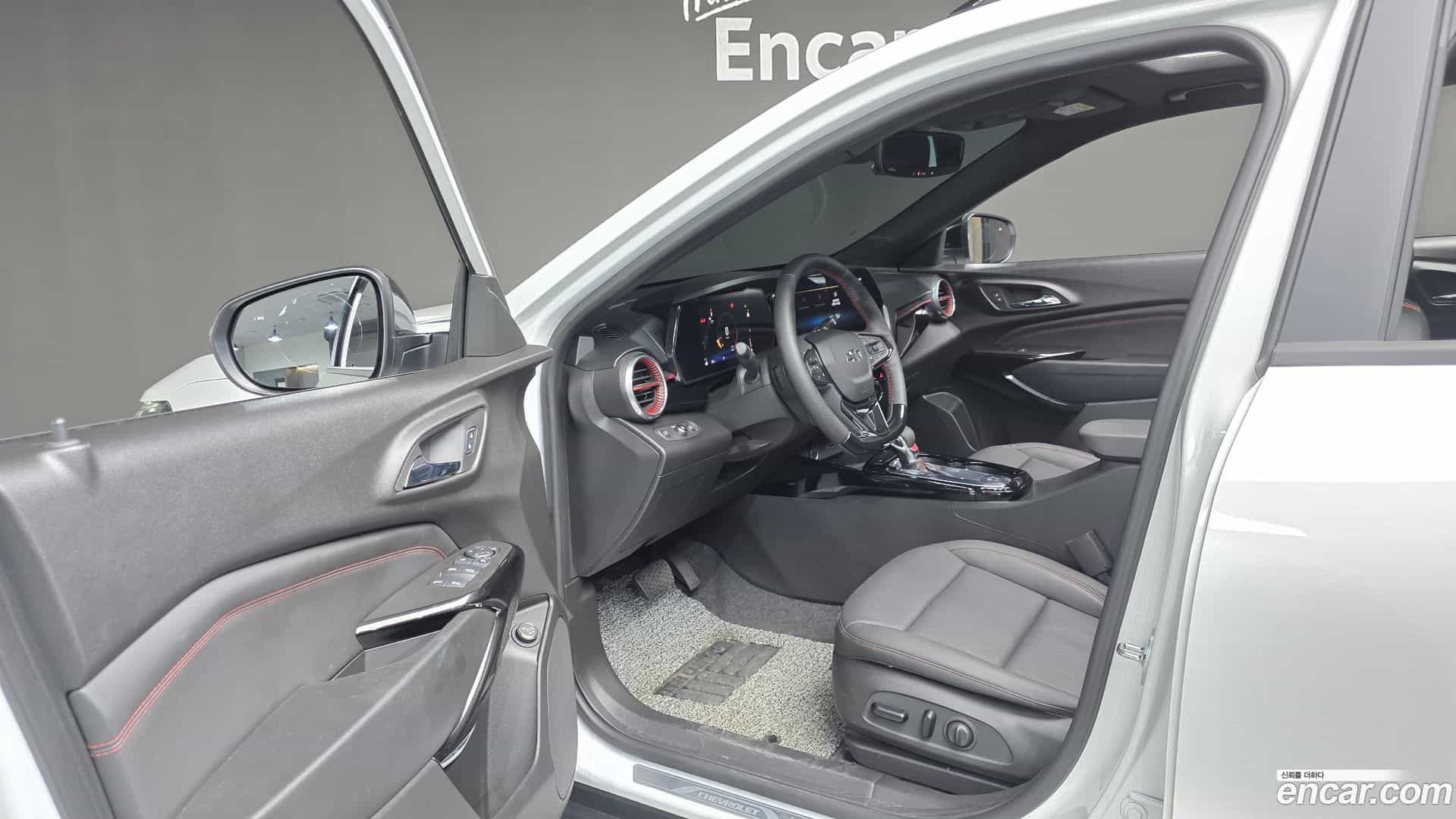 Trax Chevrolet 2023.4-OPTION-016