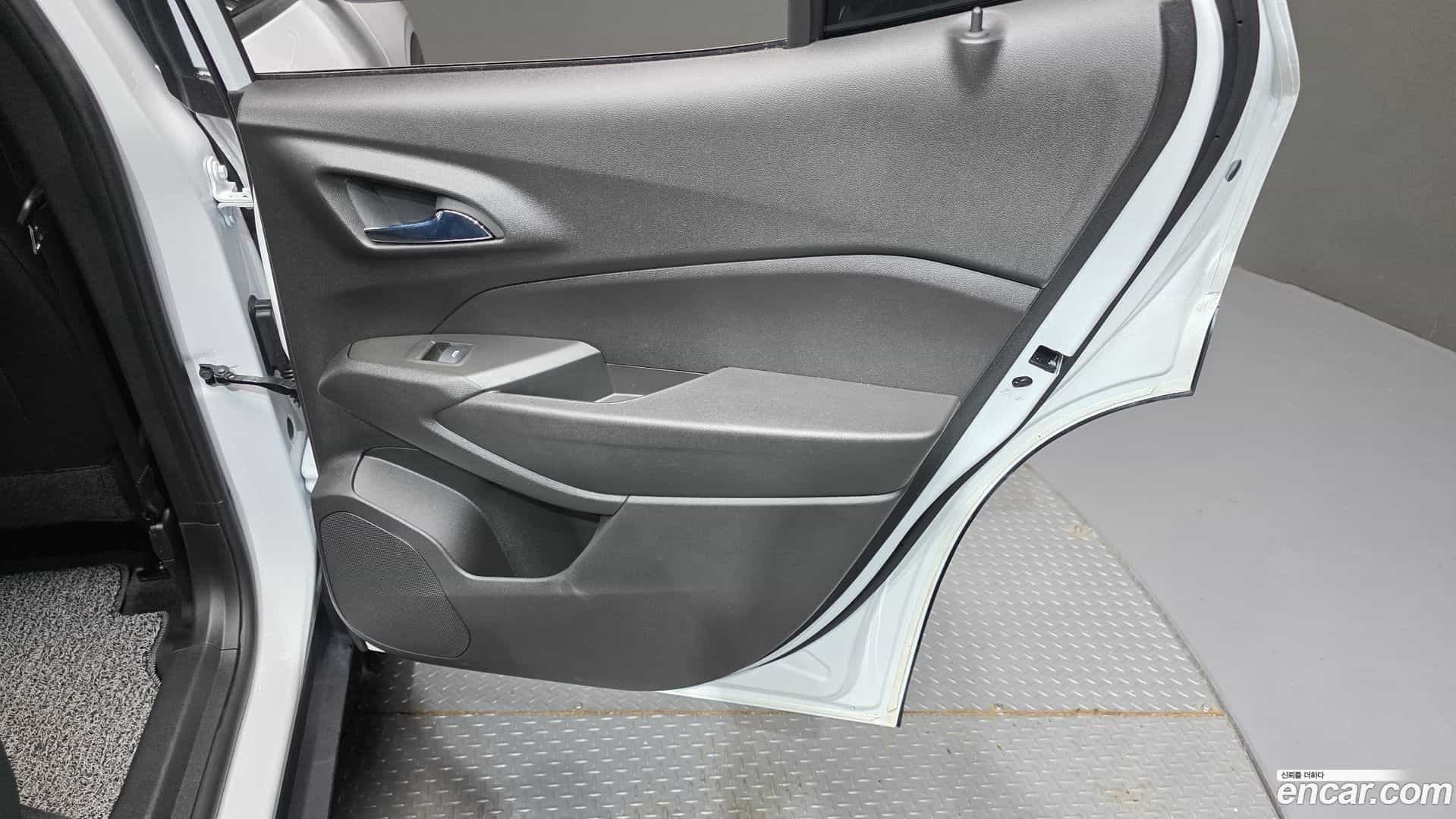 Trax Chevrolet 2023.4-INNER-035