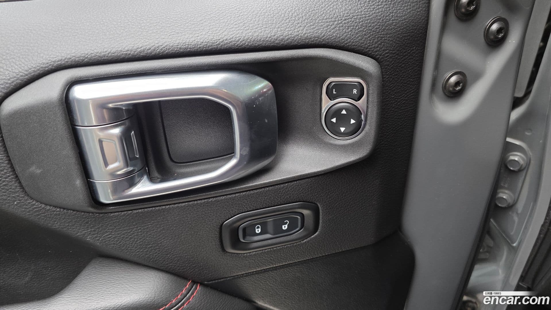 Main__Slider__Photo:Gladiator Jeep 2021.3-26