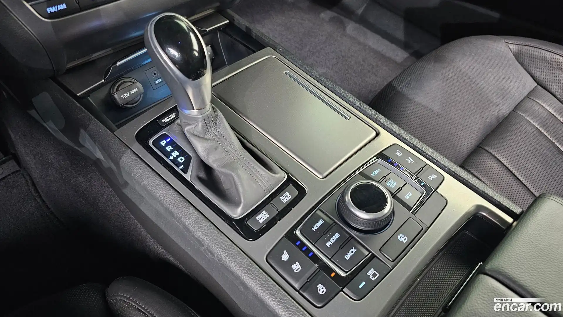 Genesis Hyundai 2015.0-INNER-009