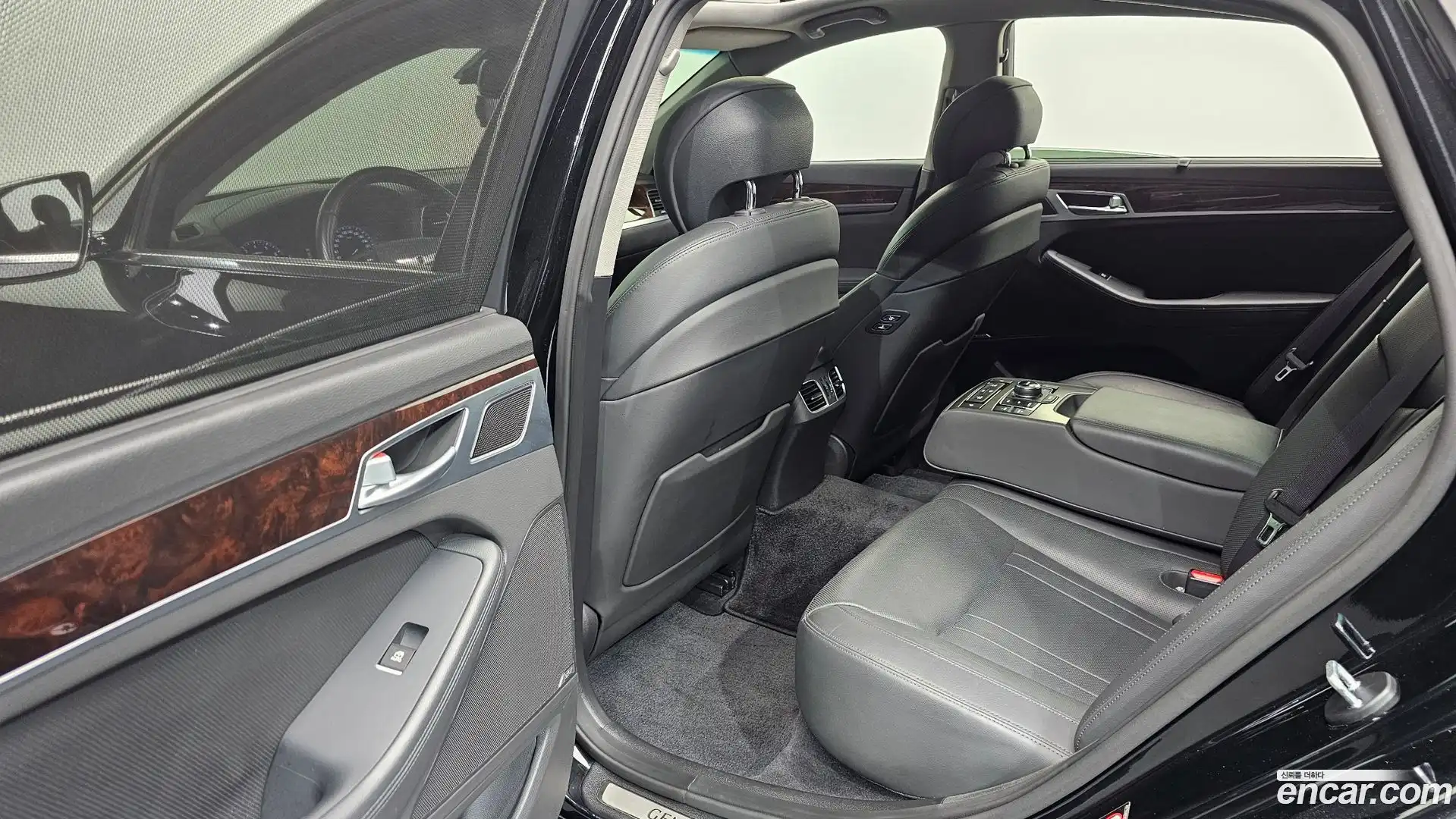 Genesis Hyundai 2015.0-OPTION-015