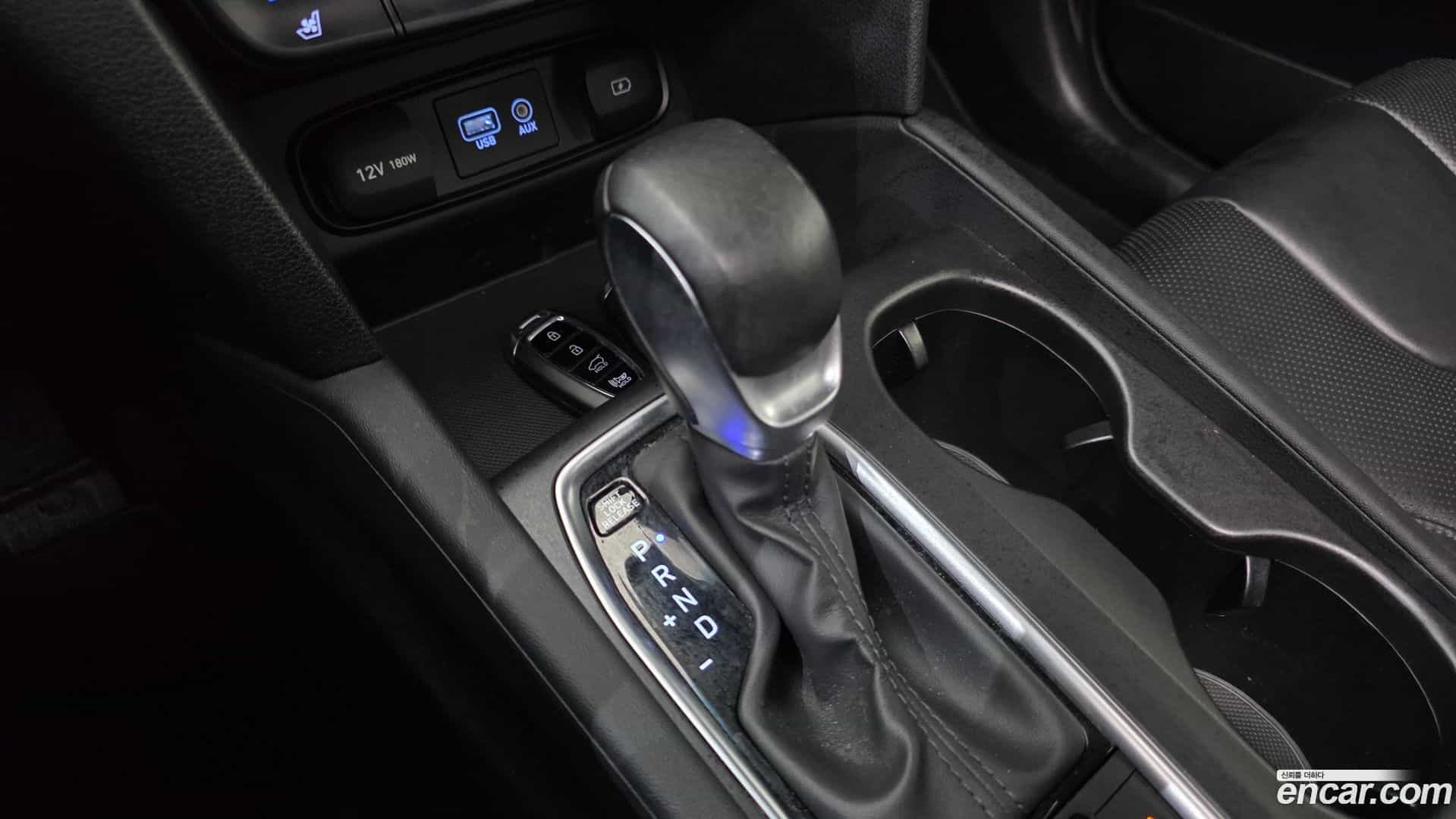 Santafe Hyundai 2018.10-INNER-009