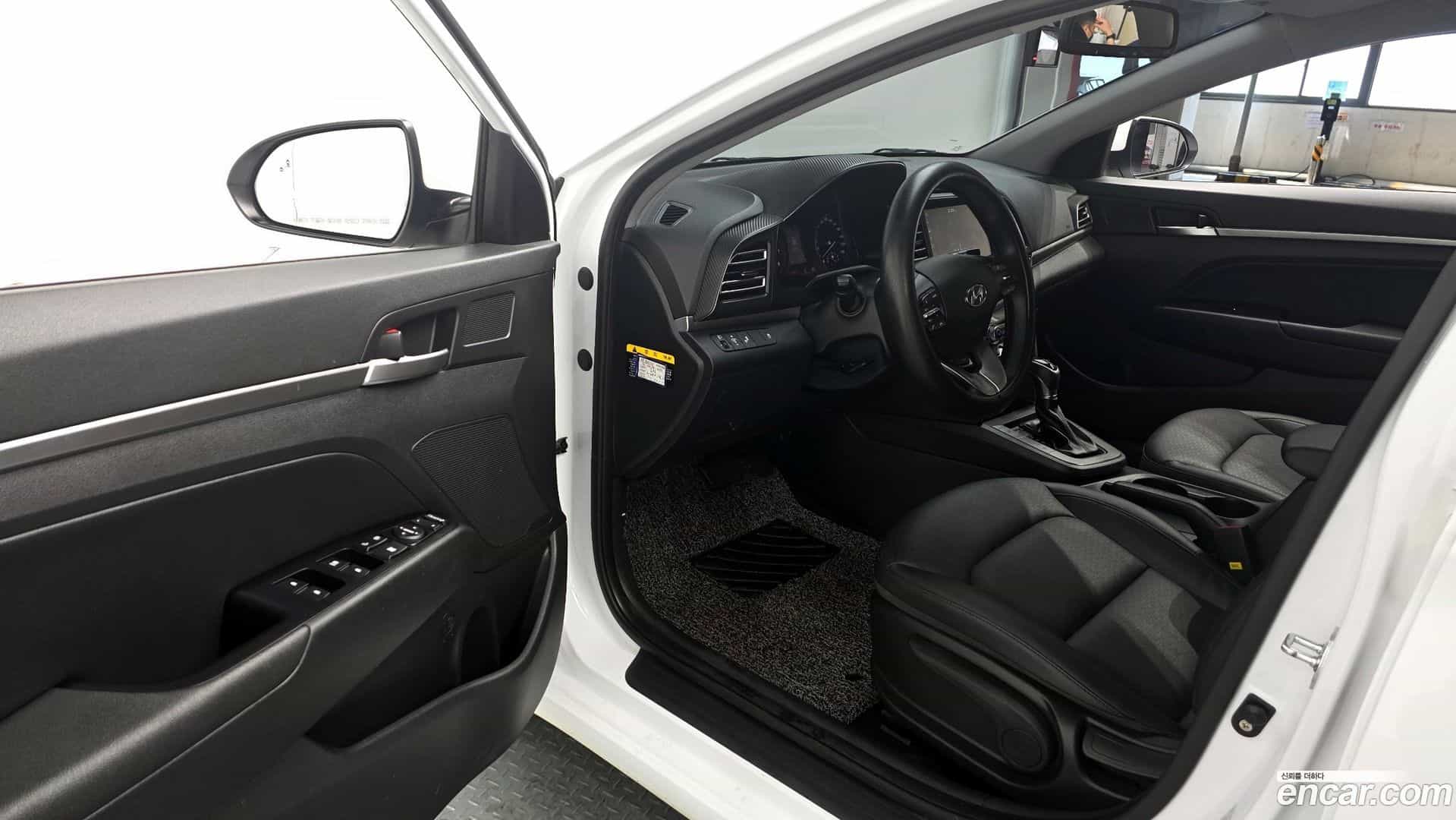 AVANTE Hyundai 2019.8-INNER-010