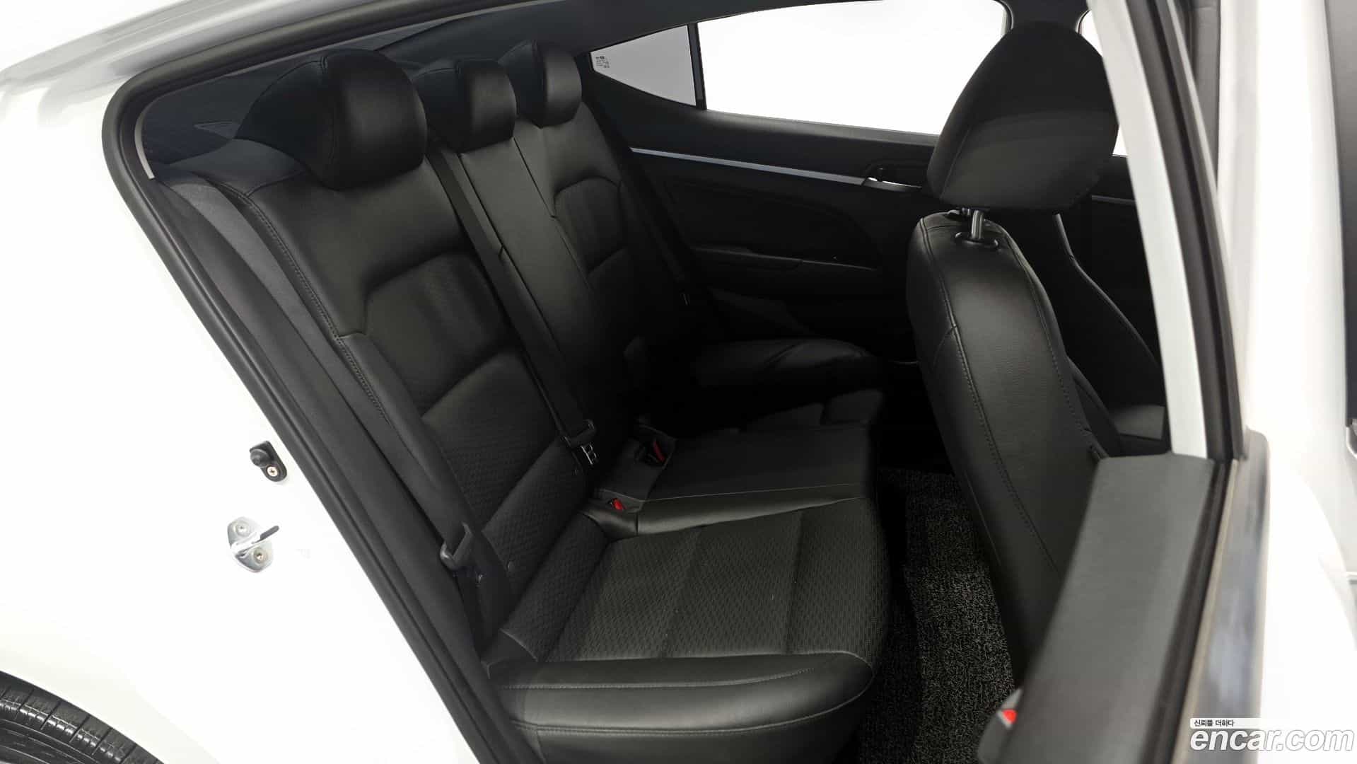 AVANTE Hyundai 2019.8-OPTION-015
