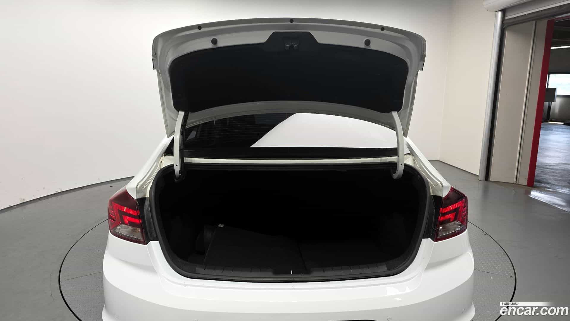AVANTE Hyundai 2019.8-OPTION-024