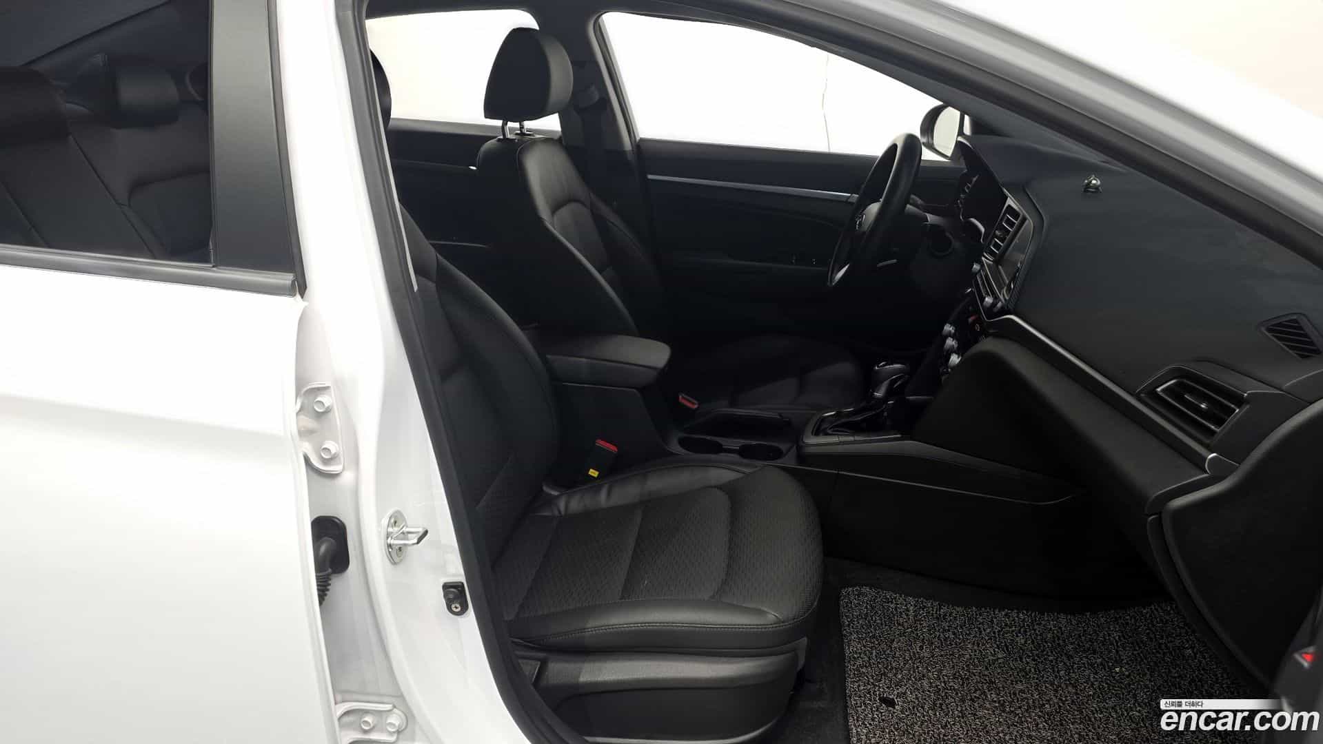 AVANTE Hyundai 2019.8-INNER-036