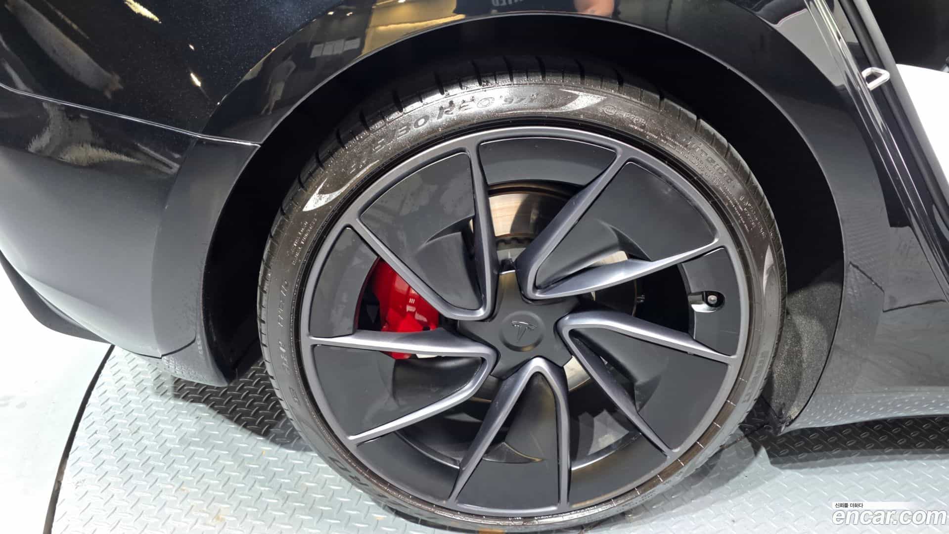 Model 3 Tesla 2024.6-OUTER-005