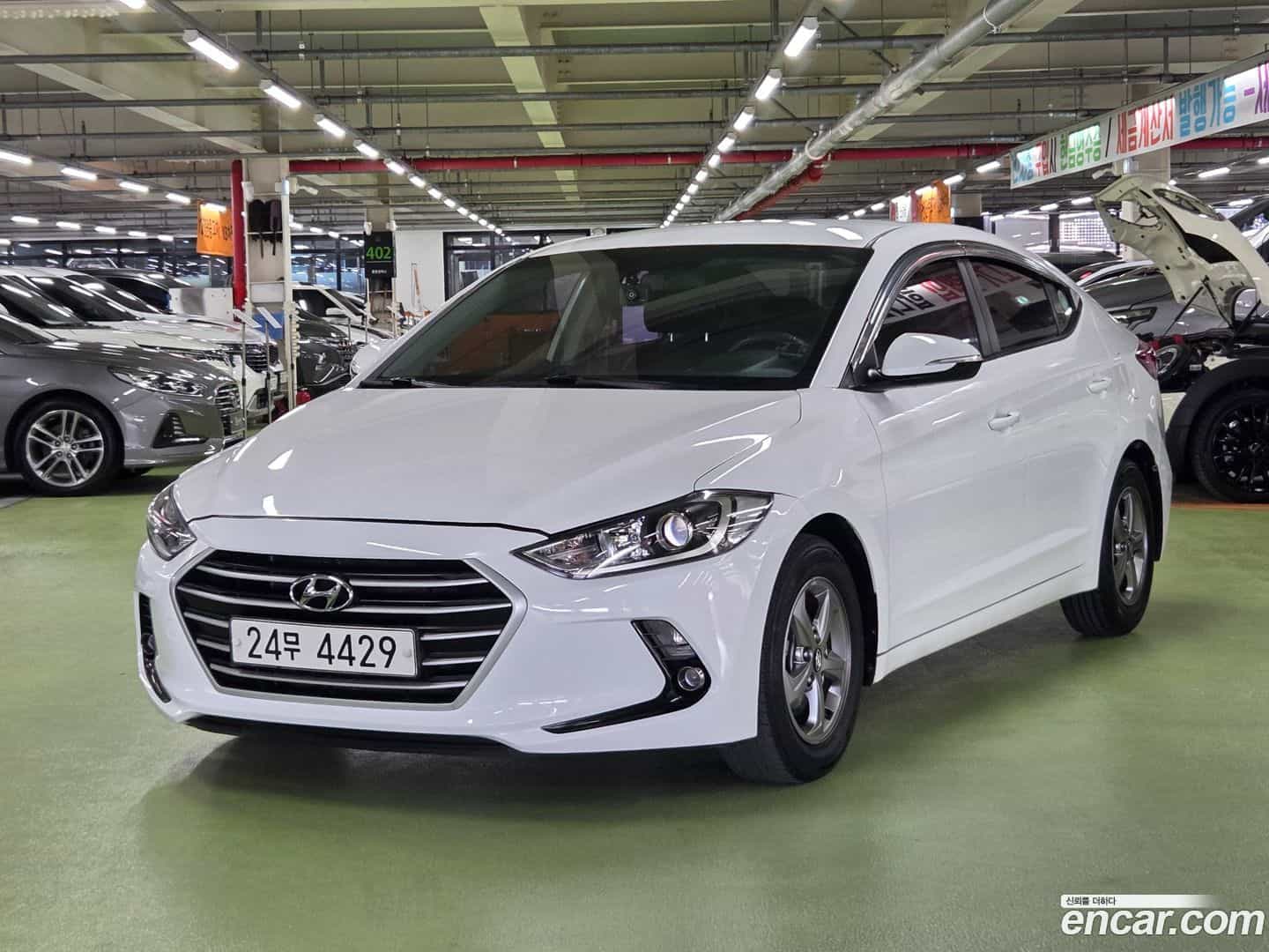 AVANTE Hyundai 2016.4-OUTER-001