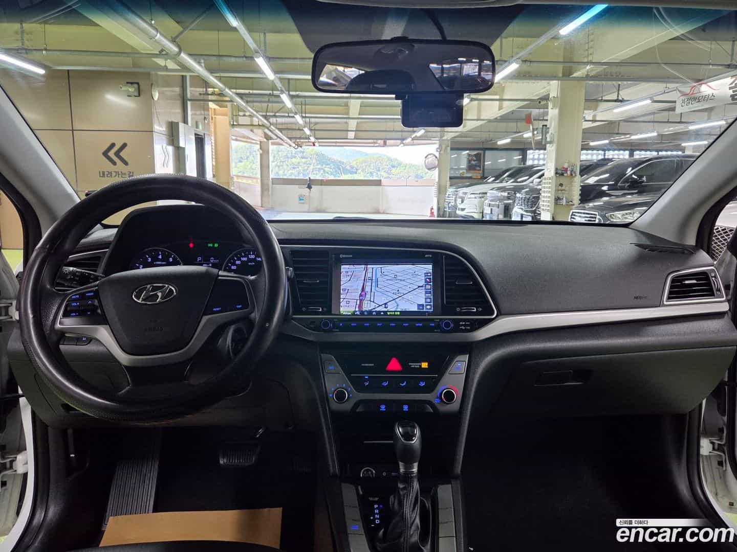 AVANTE Hyundai 2016.4-INNER-010
