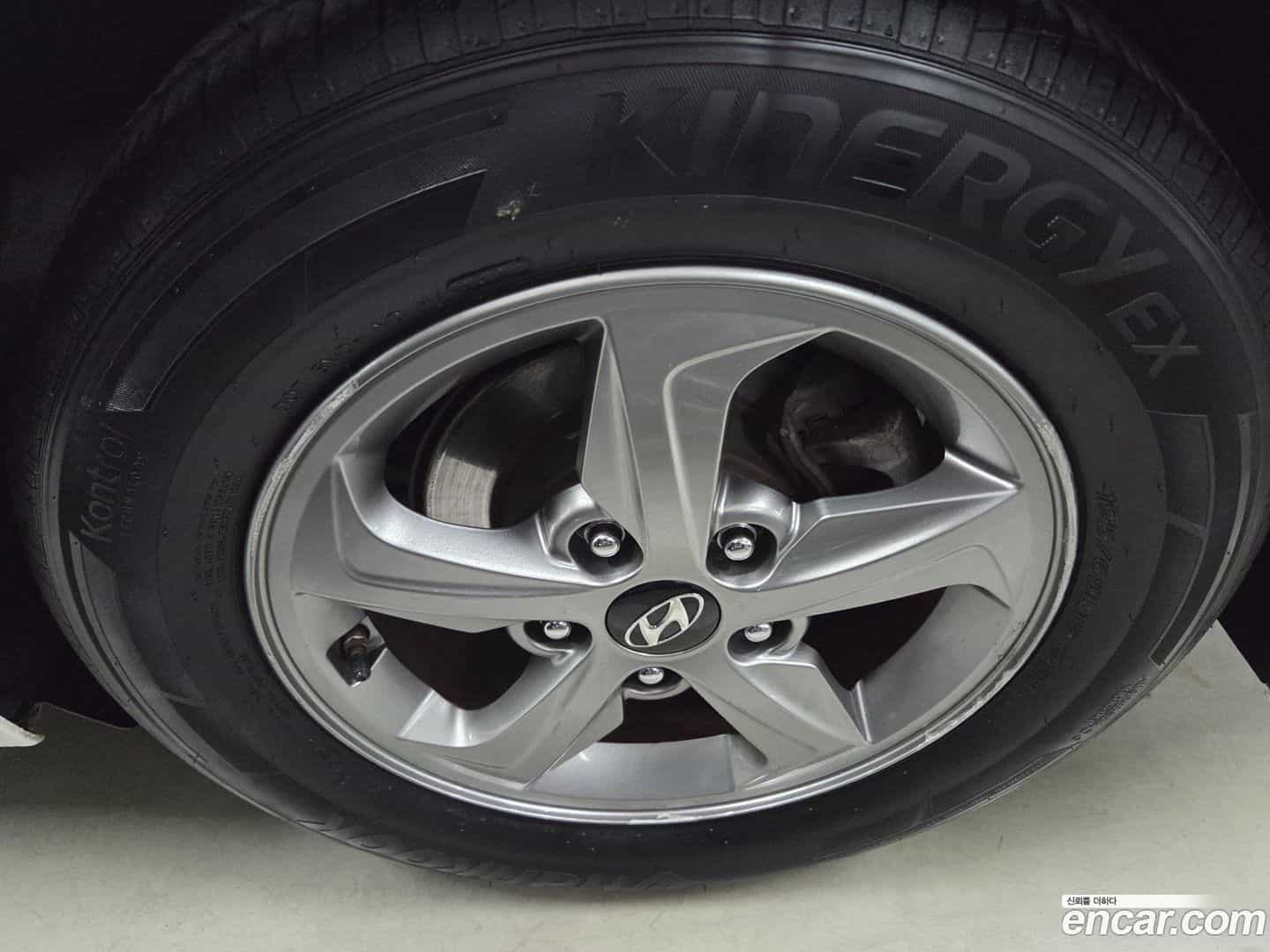 AVANTE Hyundai 2016.4-OPTION-023