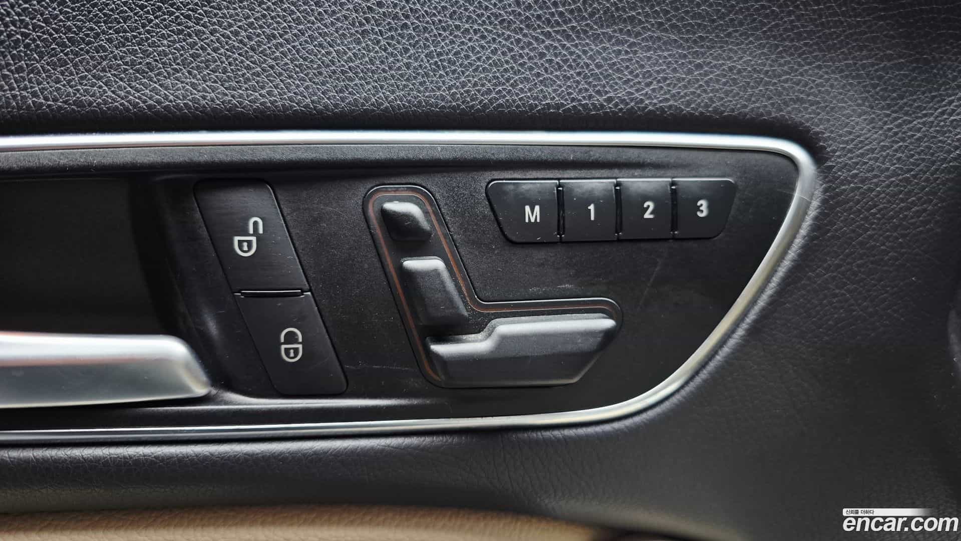 CLA-Class Mercedes-Benz 2014.11-OPTION-019