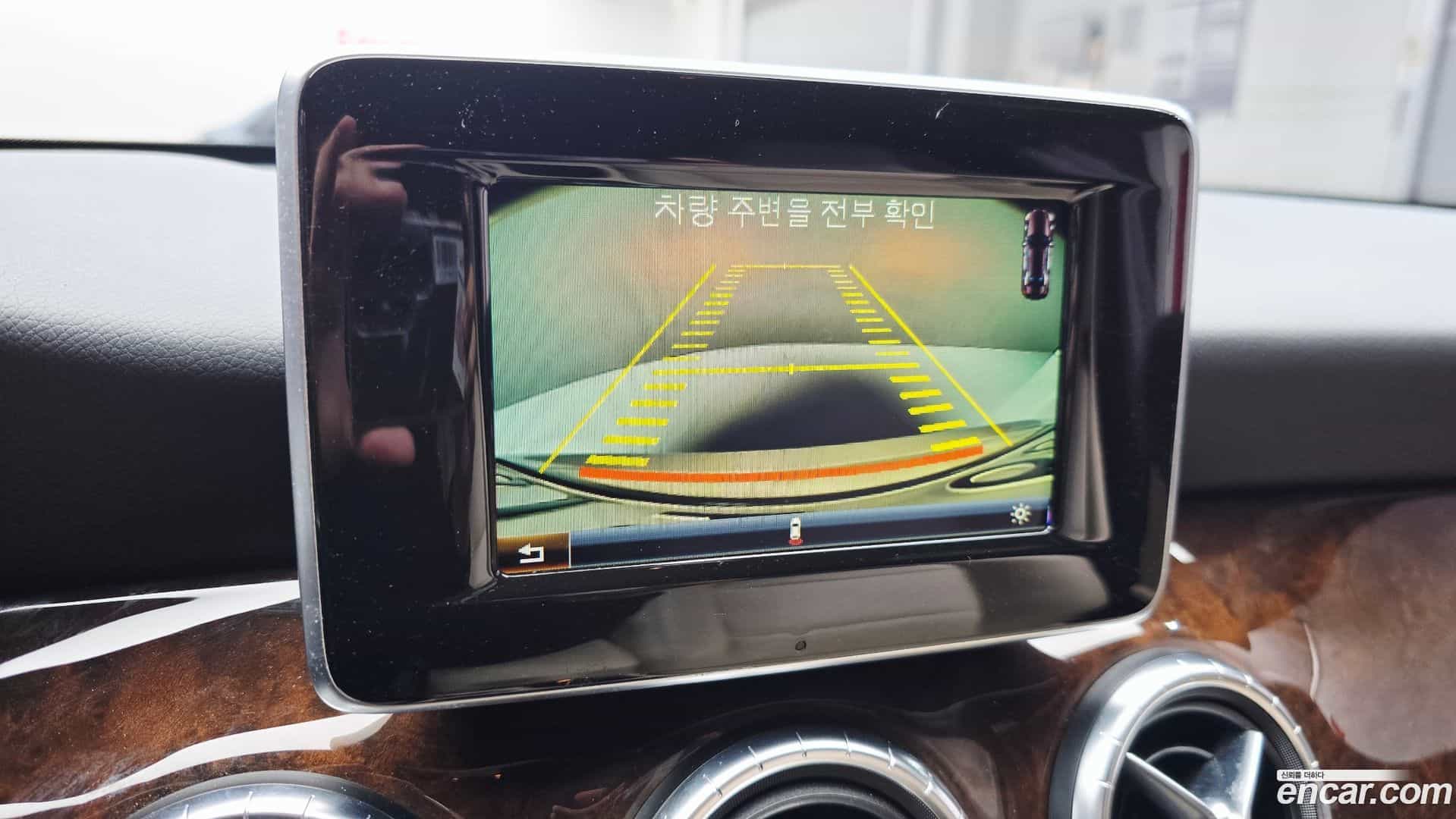 CLA-Class Mercedes-Benz 2014.11-OPTION-021