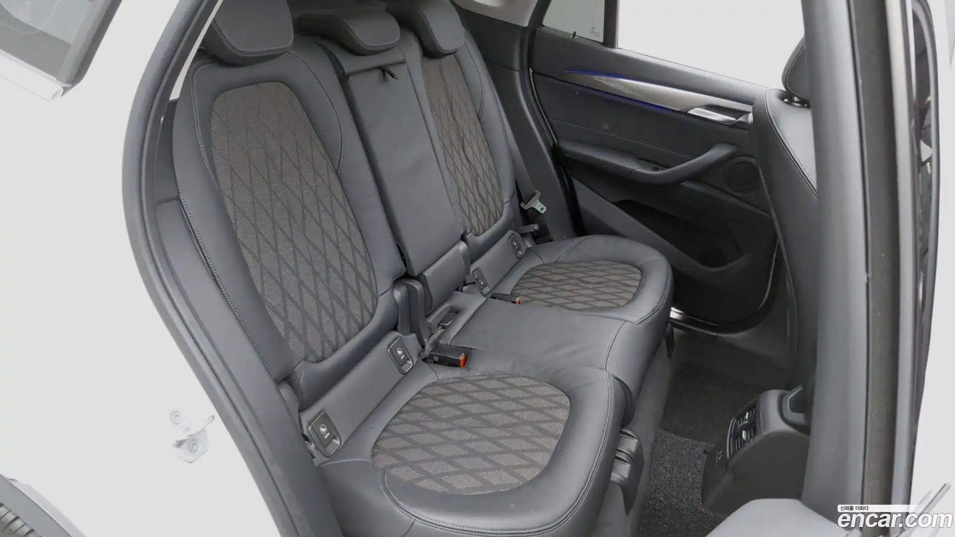 X1 BMW 2021.1-INNER-008