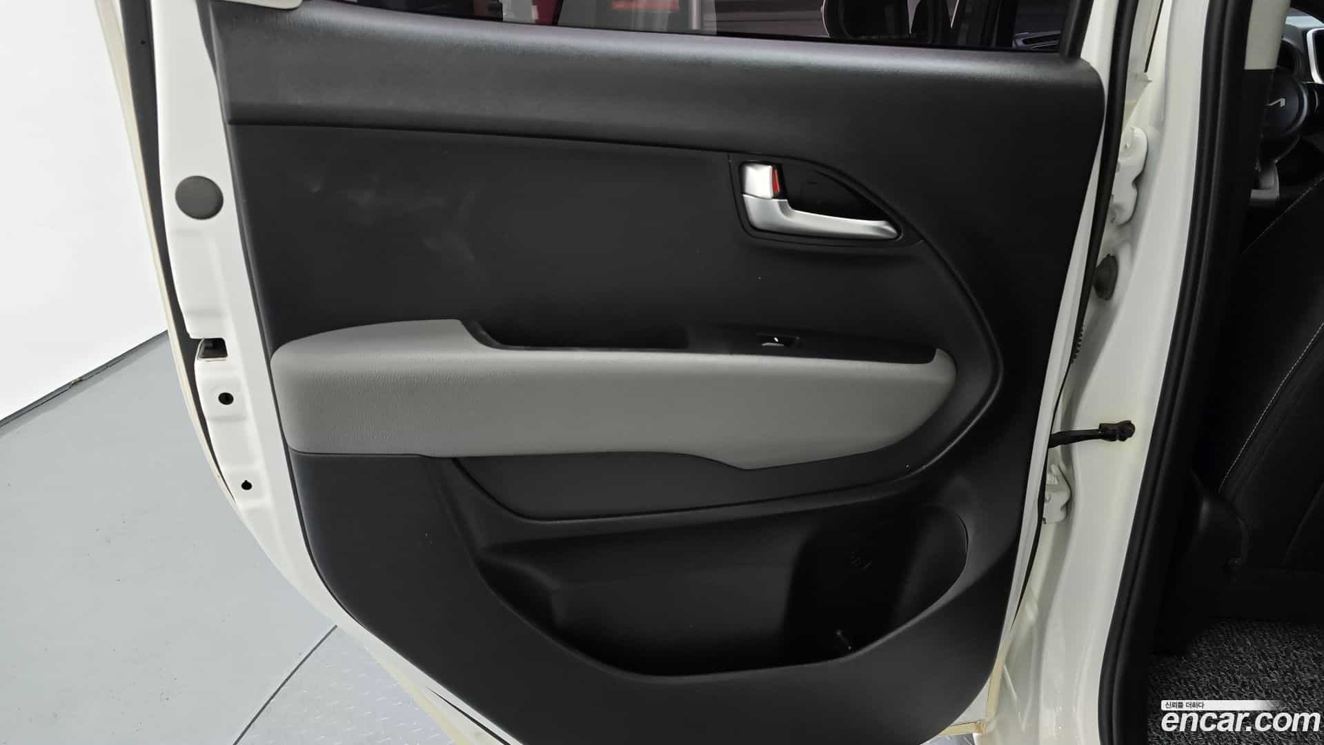 RAY Kia 2022.1-INNER-035