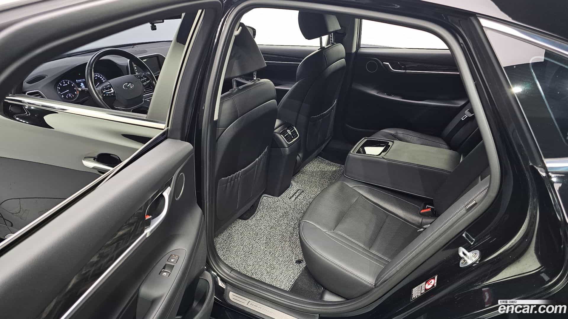 Grandeur Hyundai 2017.8-OPTION-015