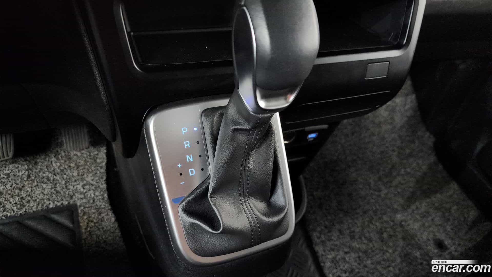 Staria Hyundai 2025.1-INNER-009