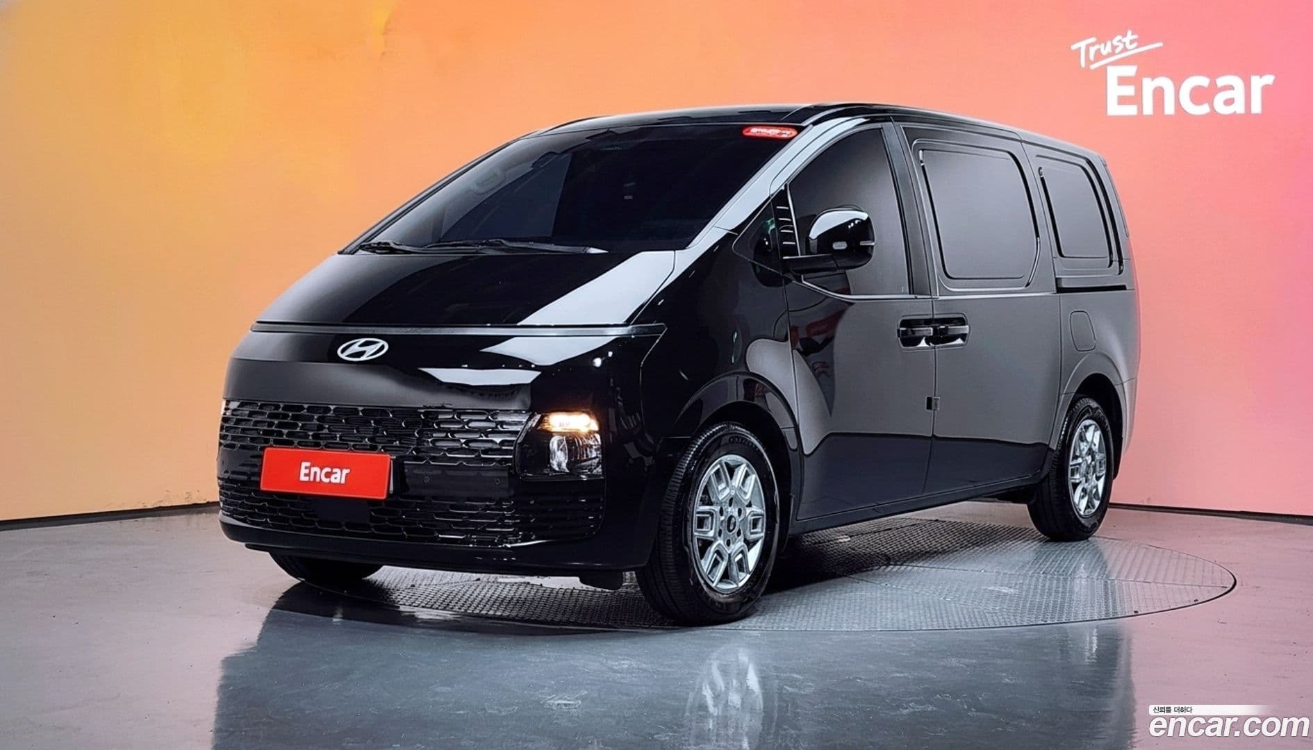 Main__Slider__Photo:Staria Hyundai 2025.1-0