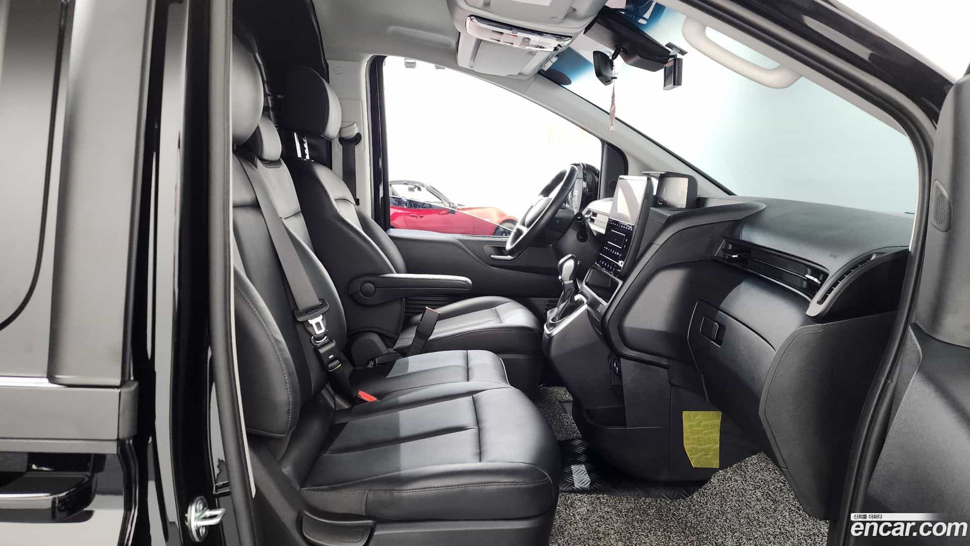 Staria Hyundai 2025.1-INNER-036
