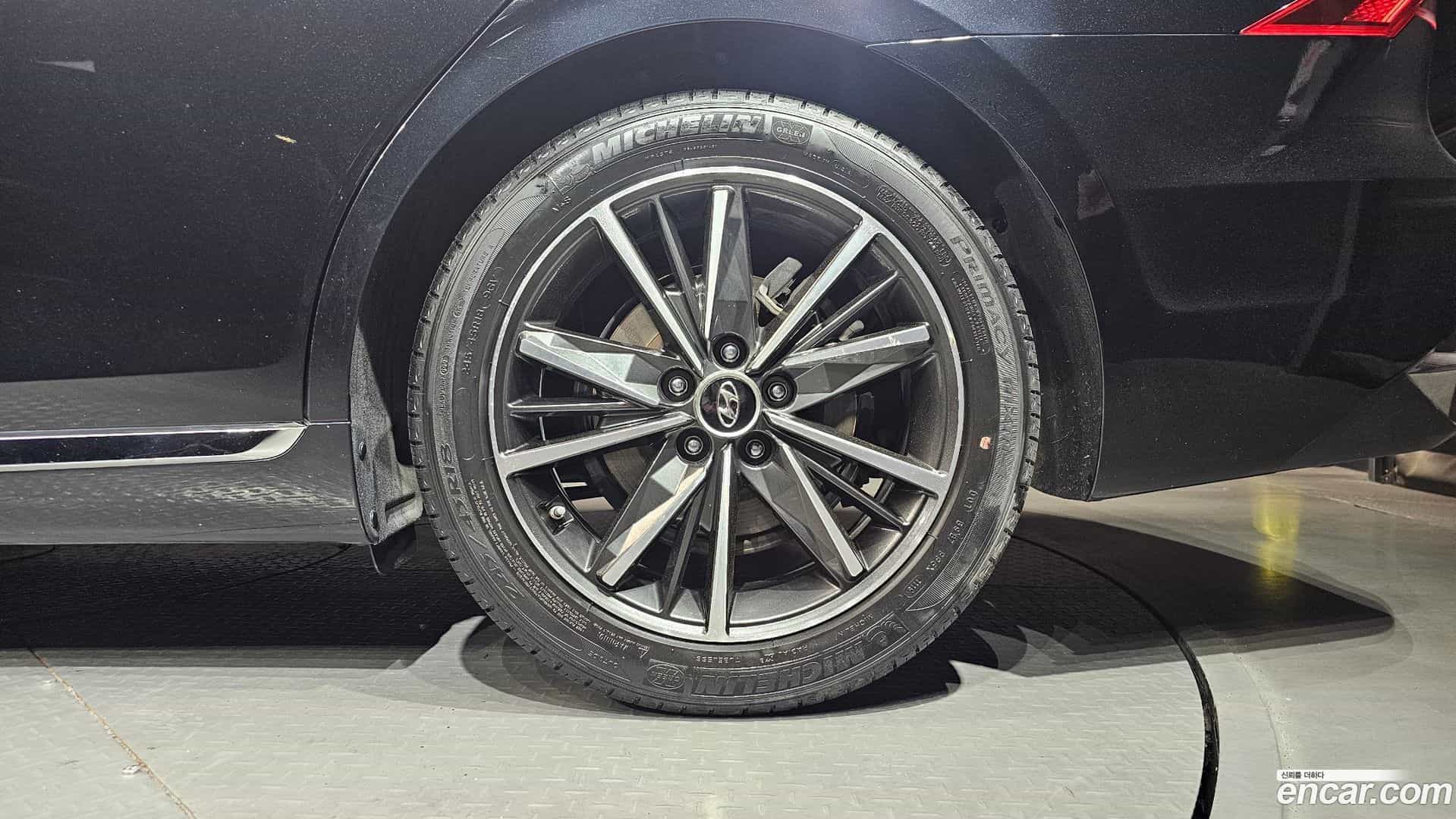 Grandeur Hyundai 2020.0-OUTER-031