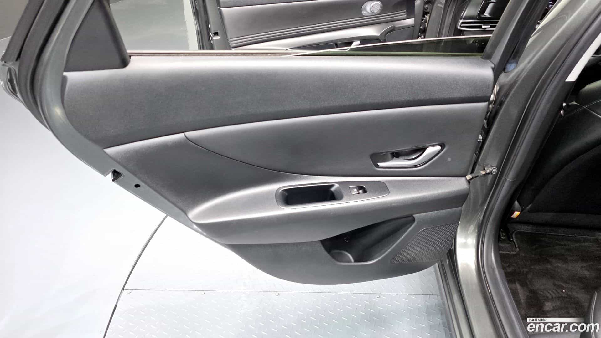 AVANTE Hyundai 2023.2-INNER-035
