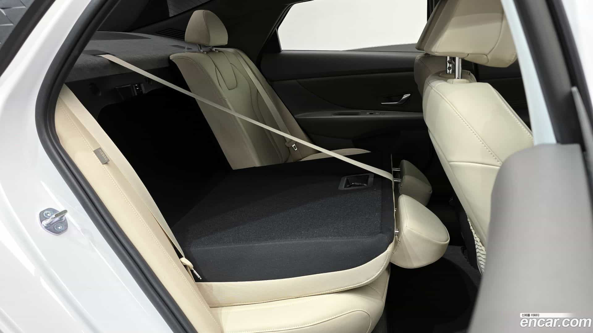AVANTE Hyundai 2025.8-OPTION-016