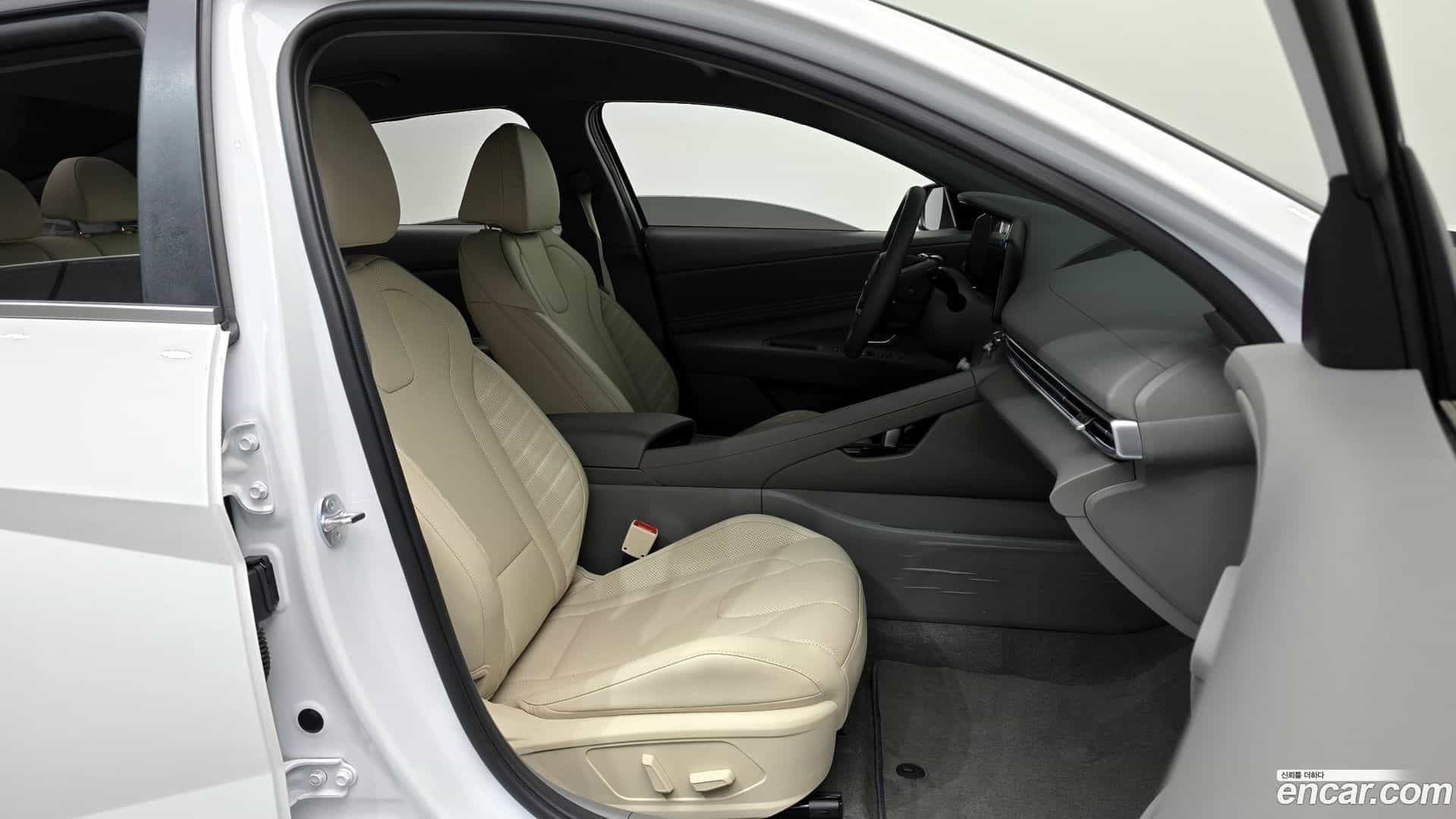 AVANTE Hyundai 2025.8-INNER-036