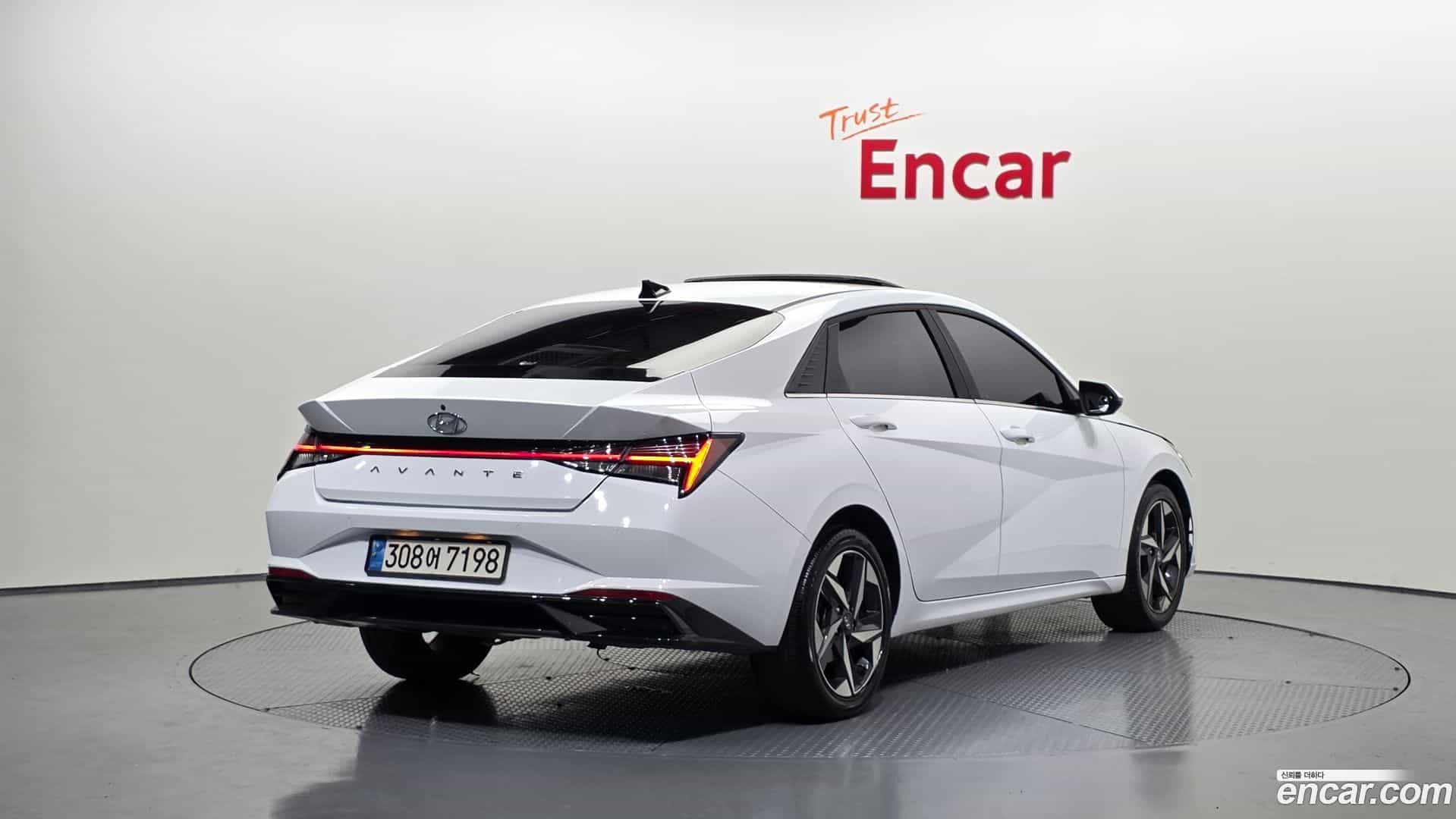 AVANTE Hyundai 2022.0-OUTER-002