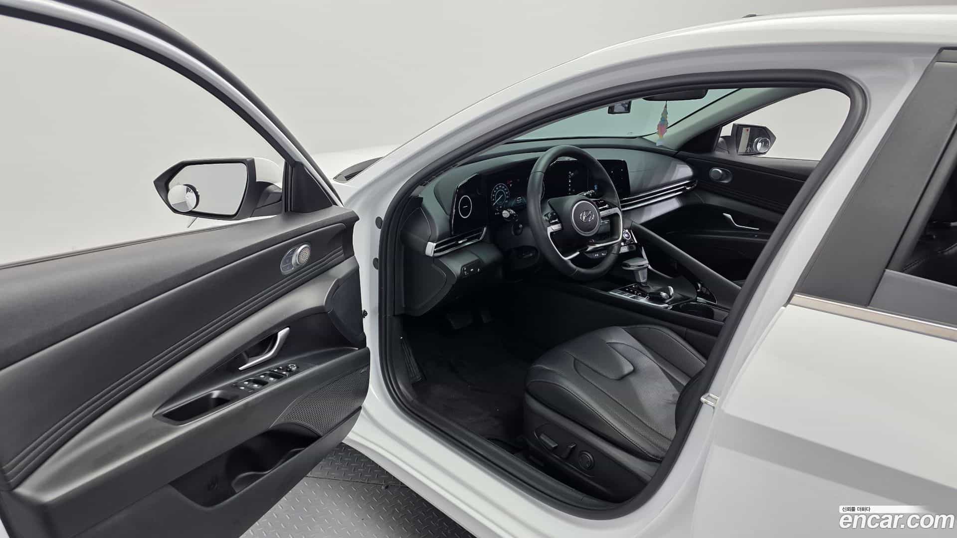 AVANTE Hyundai 2022.0-INNER-010