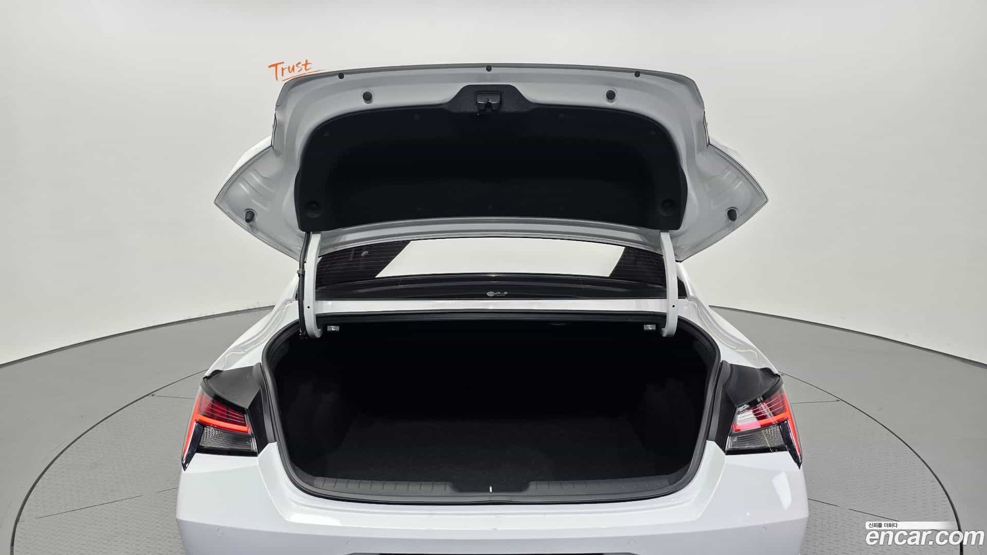 AVANTE Hyundai 2022.0-OPTION-024